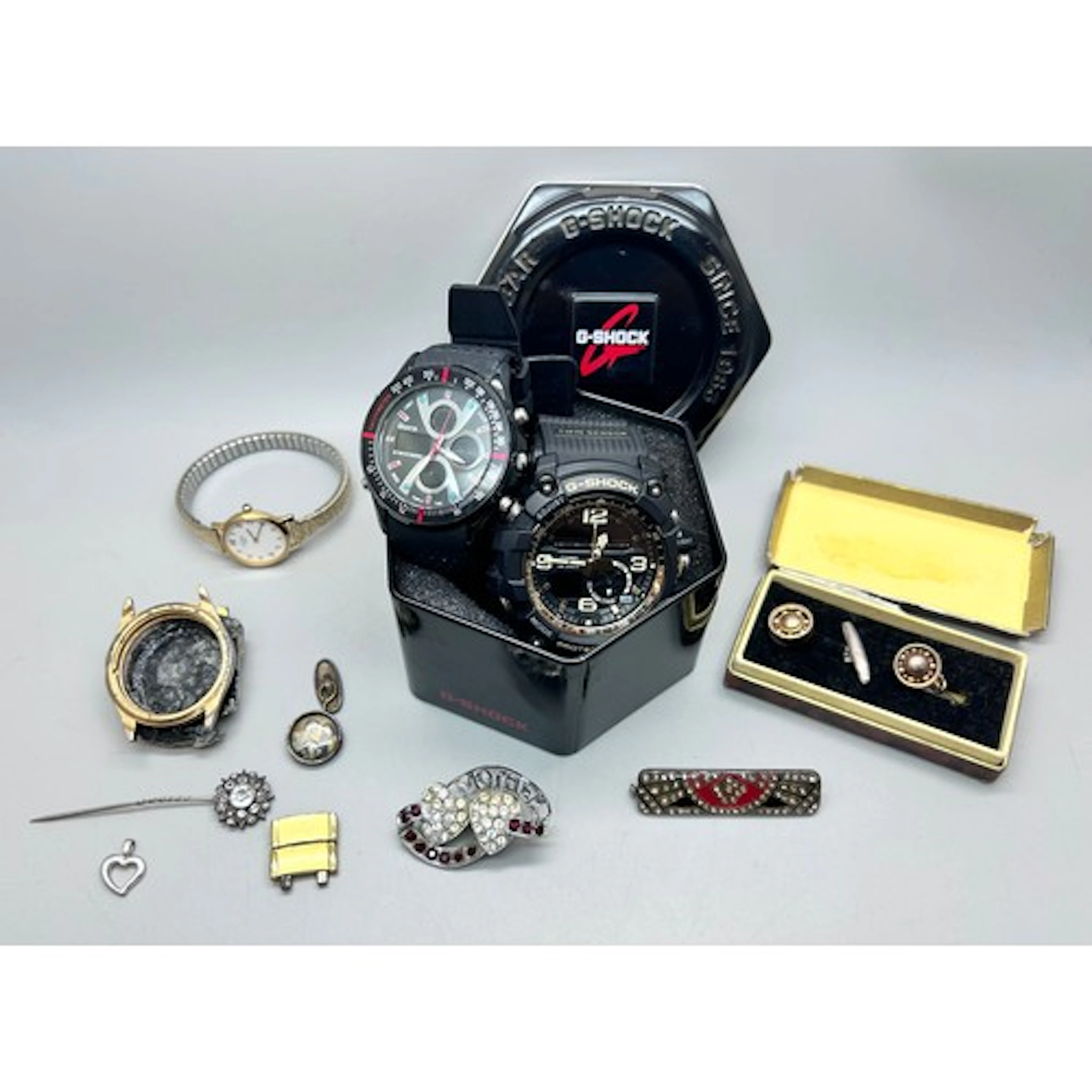 A Casio G-Shock wristwatch, other watches and jewellery