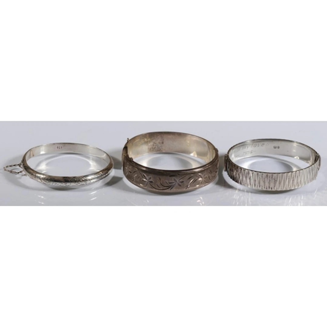 Modernist silver bangle by Fred Manshaw Ltd, London 1975, an...