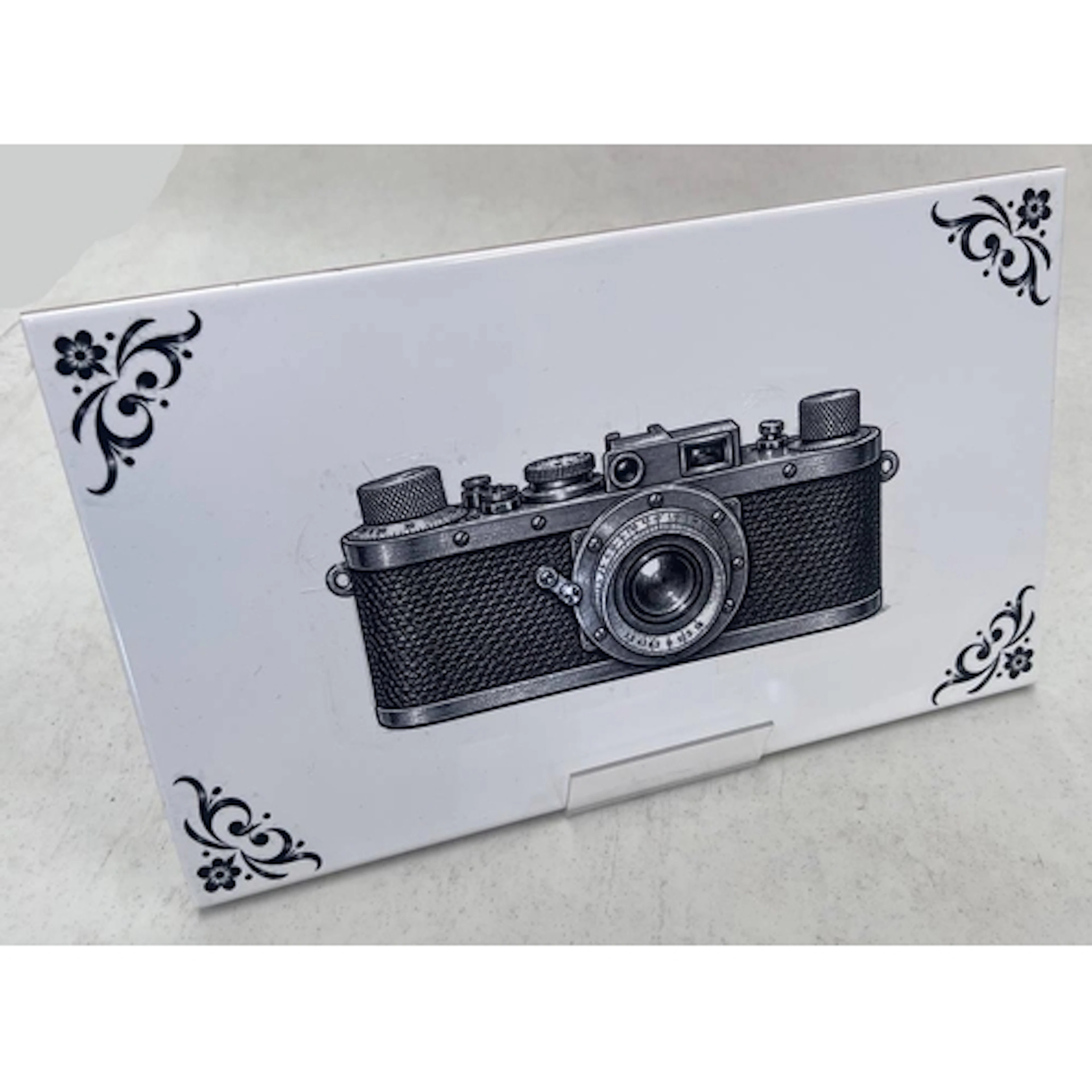 LEICA CAMERA DECORATIVE TILE WITH STAND 19.5 X 33.5 CM