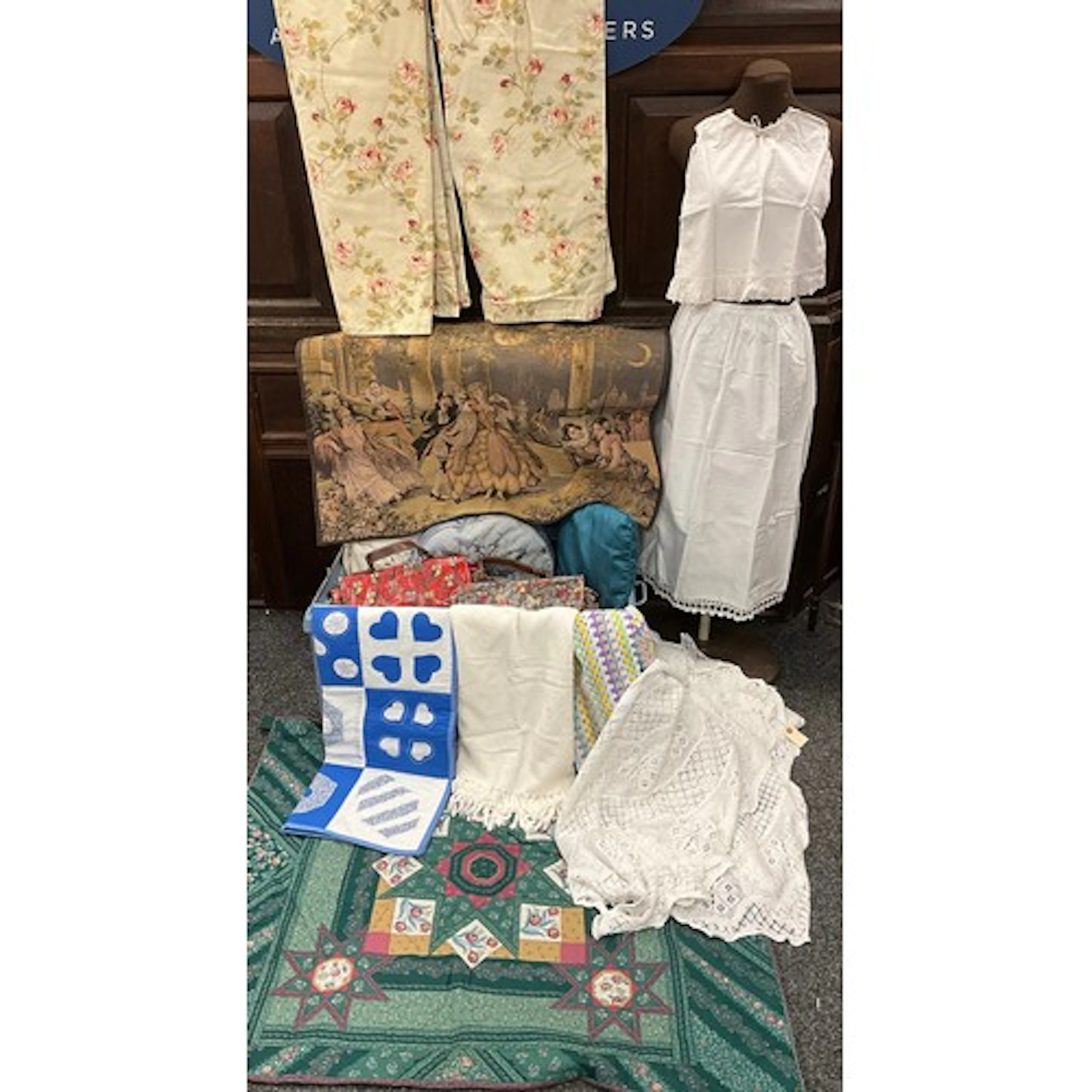 Textiles - a collection of vintage textiles including, a pai...