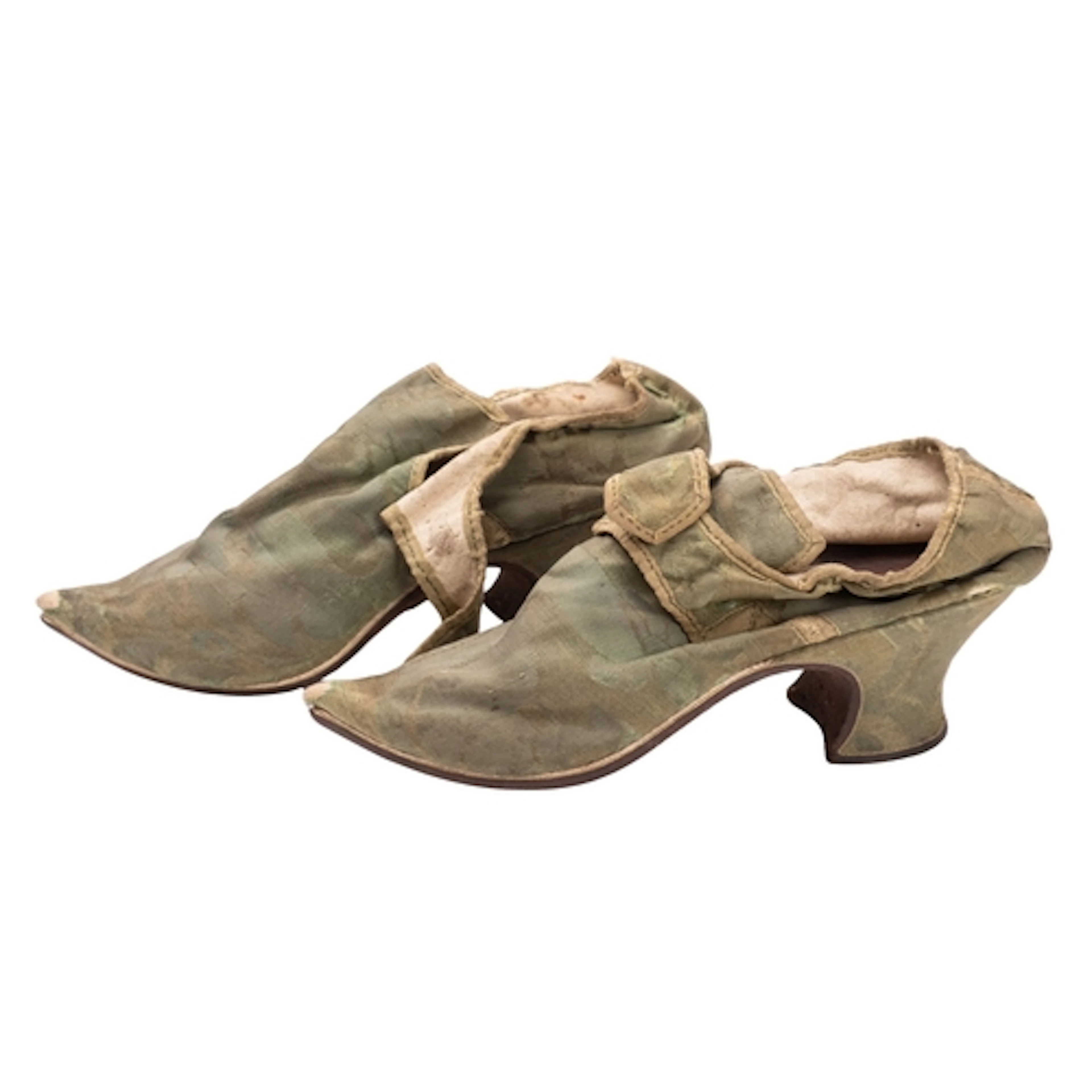 A pair of late 18th/early 19th century lady's shoes with clo...