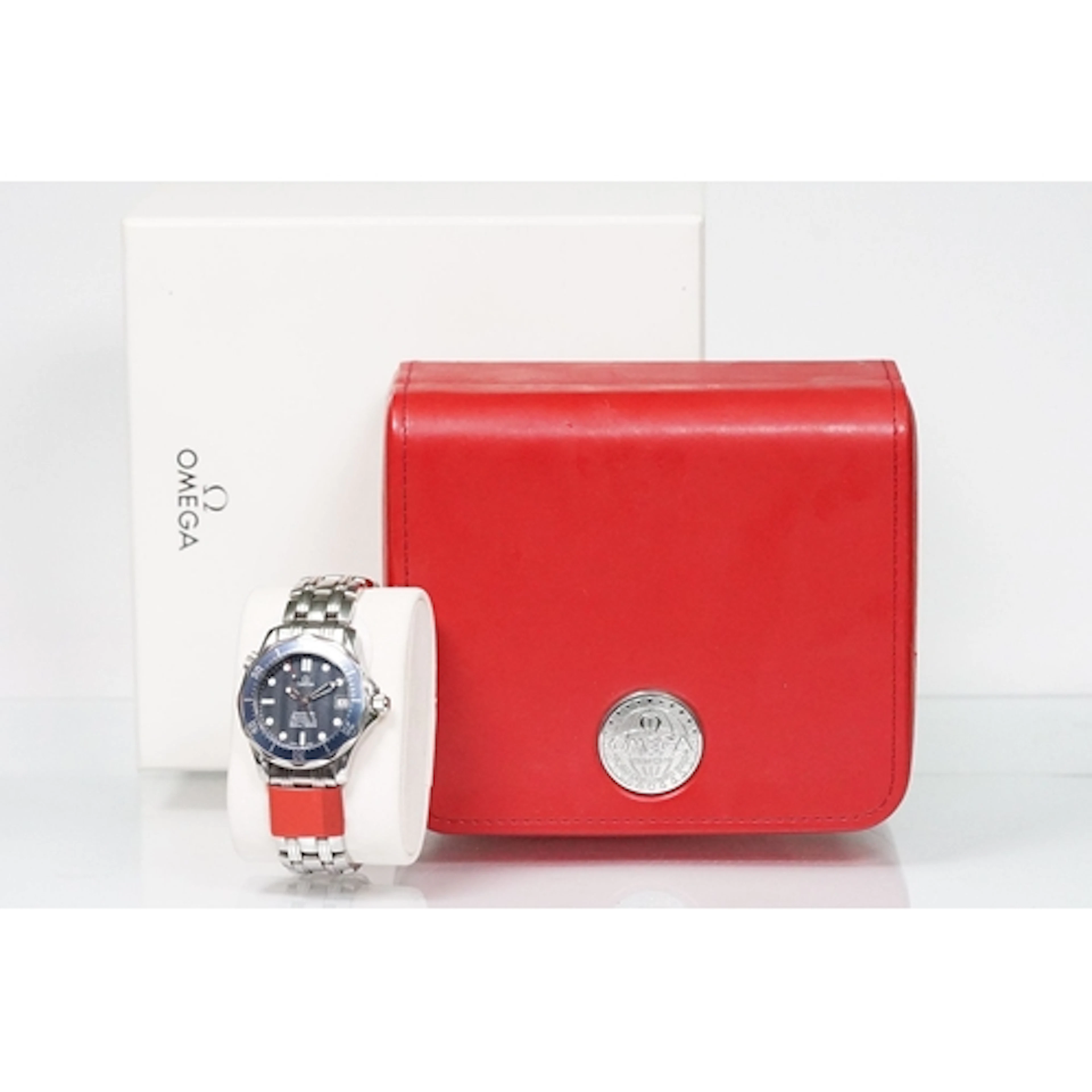 A gents Omega Seamaster 300 professional mid size, blue beze...