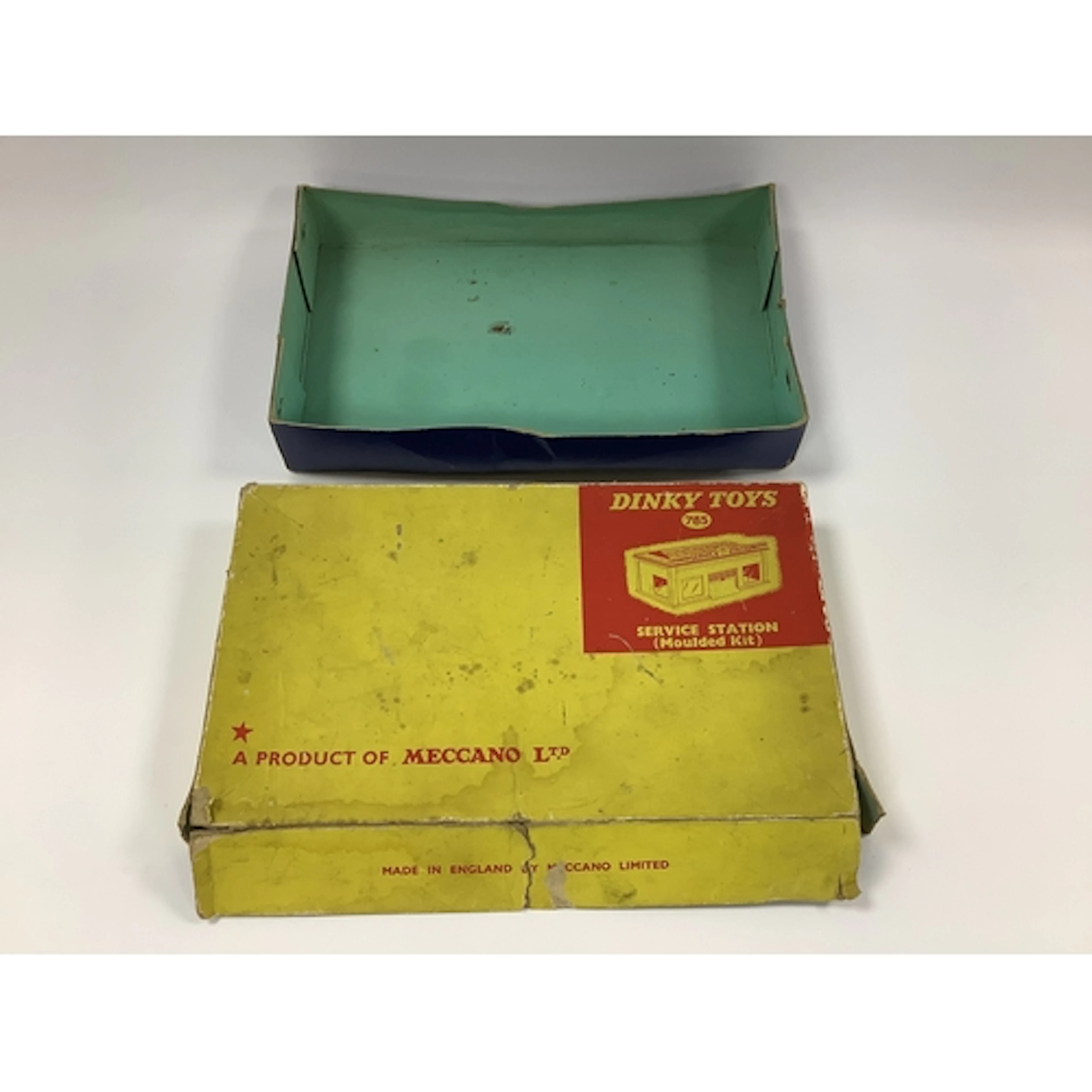 An Original Dinky Toys No.785 Service Station, empty box. Da...