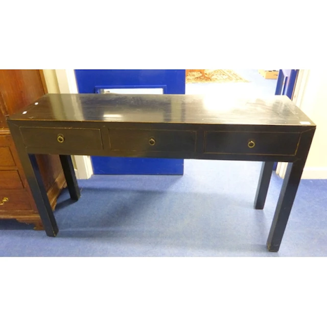 Contemporary three drawer console table, 147cm