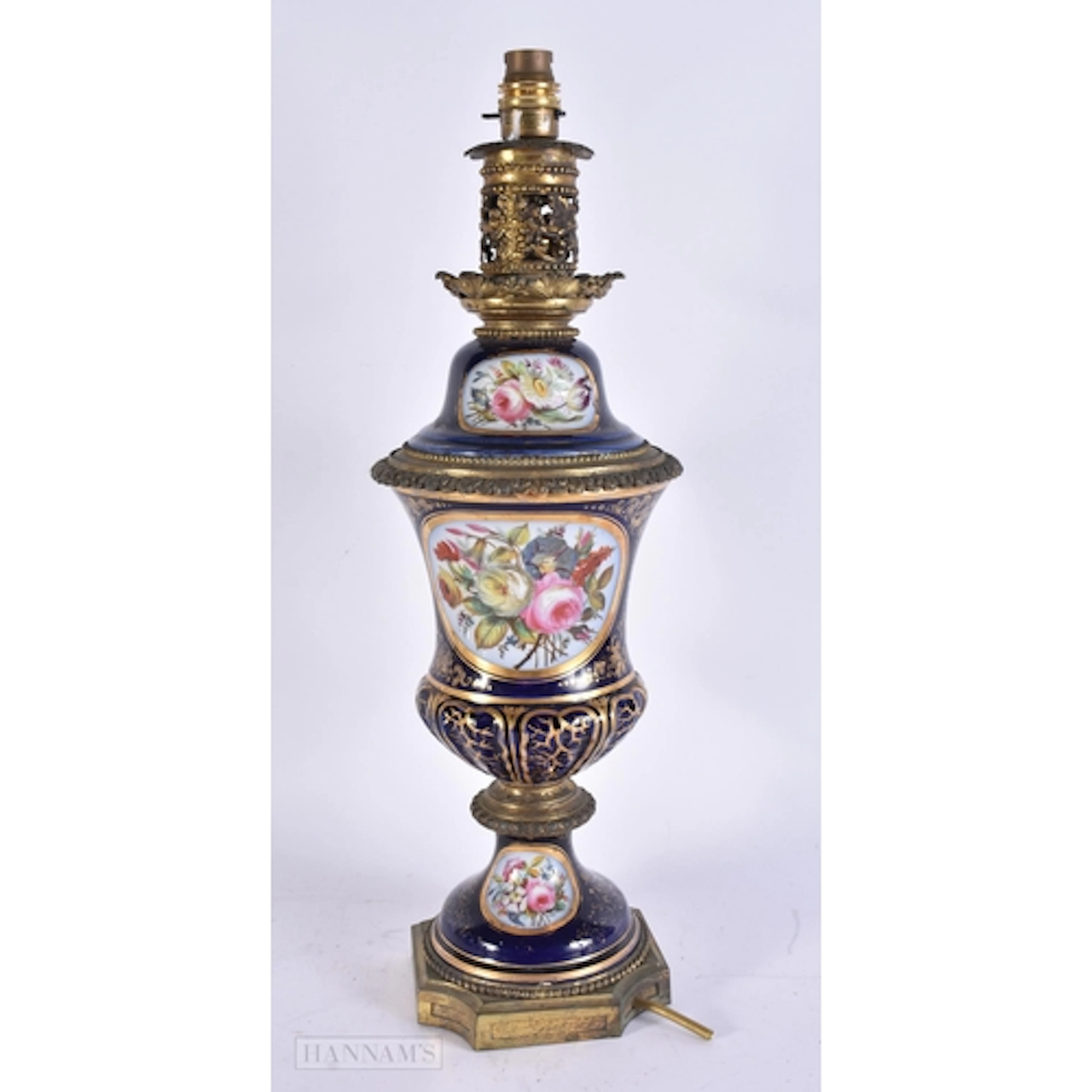 A LARGE 19TH CENTURY FRENCH PARIS PORCELAIN LAMP painted wit...