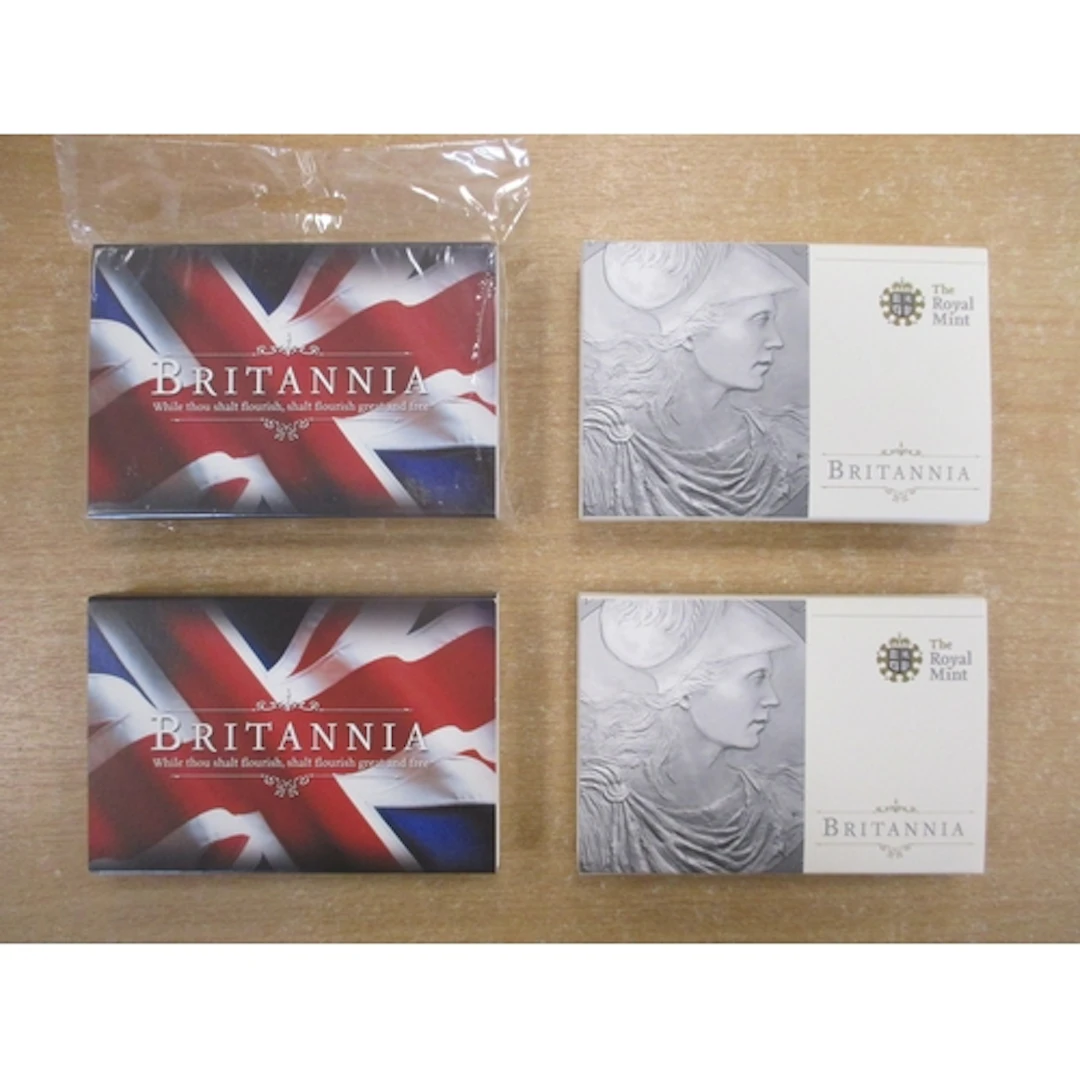 Collection of uncirculated £2 silver Britannia includes 2010...