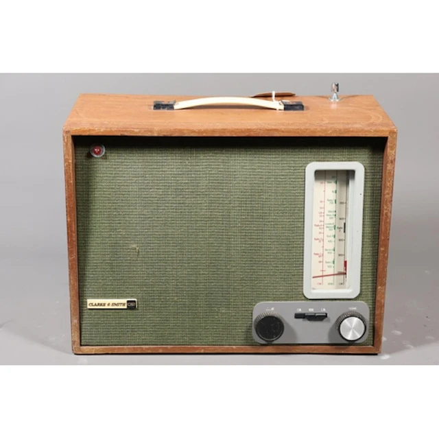 Clarke & Smith FM/AM Mains/Battery School Radio Model 95...