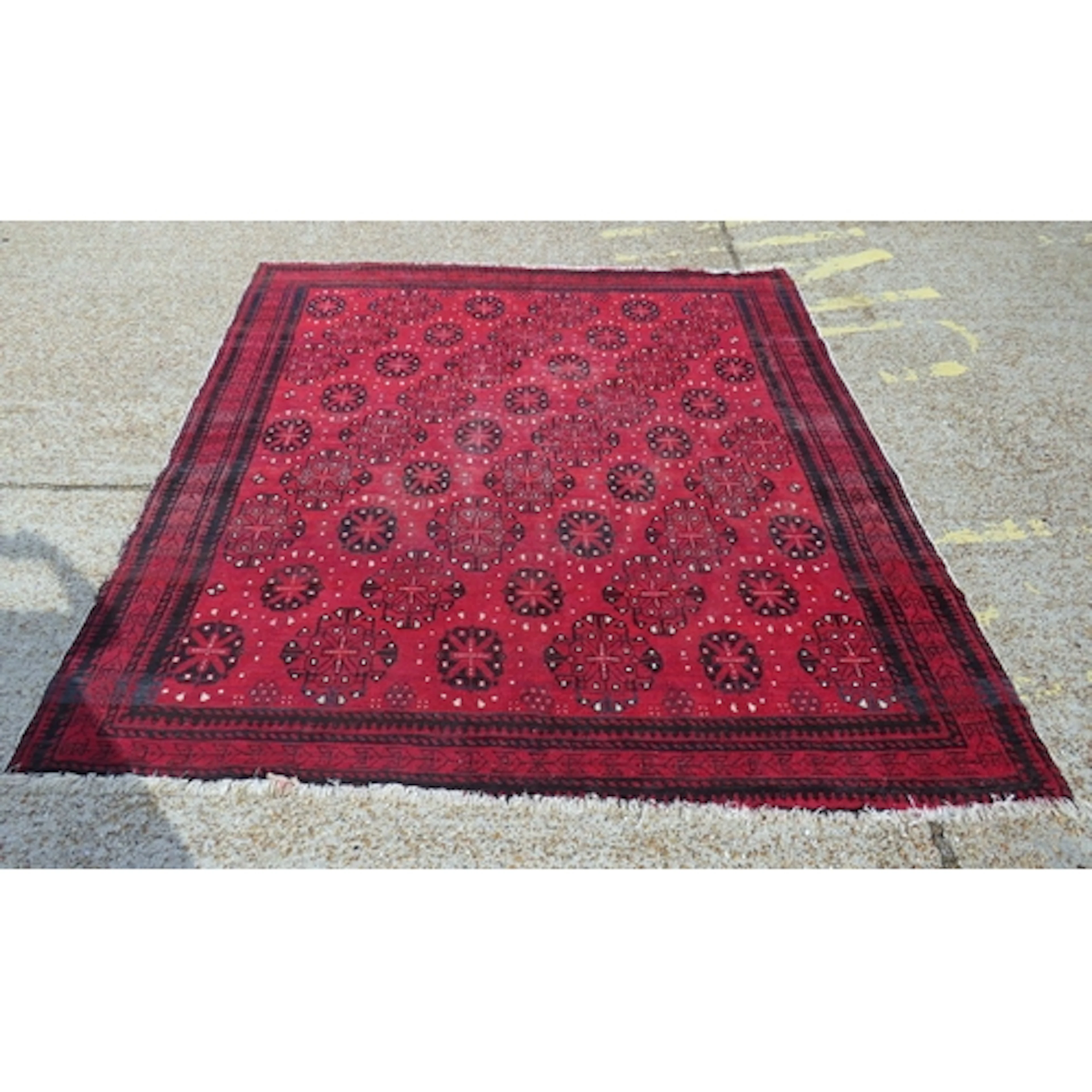 Traditional Middle Eastern Wool Rug, geometric motifs, tasse...
