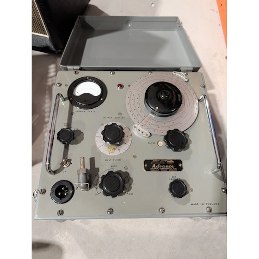 Advance Instruments Signal Generator - Model B3