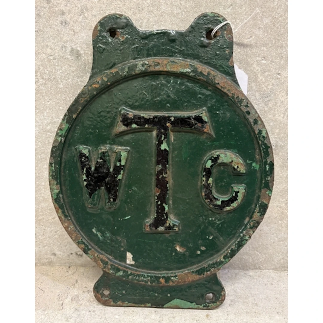 A vintage cast iron West Thames Water Company plaque. Est. £...