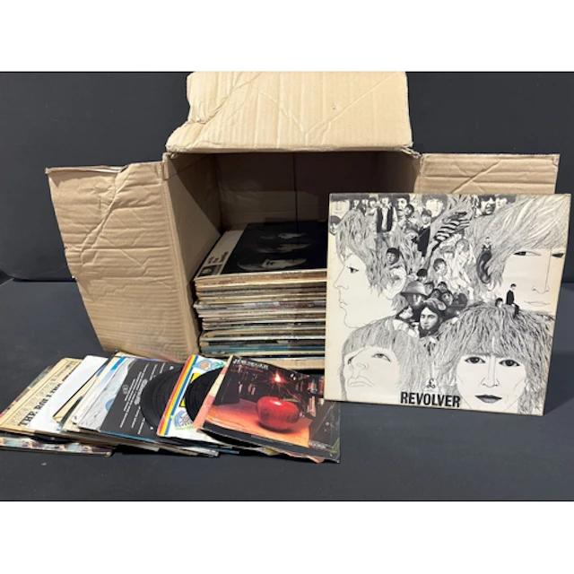 Vinyl - 49 Rock & Pop LPs and 30 7" singles to include The B...