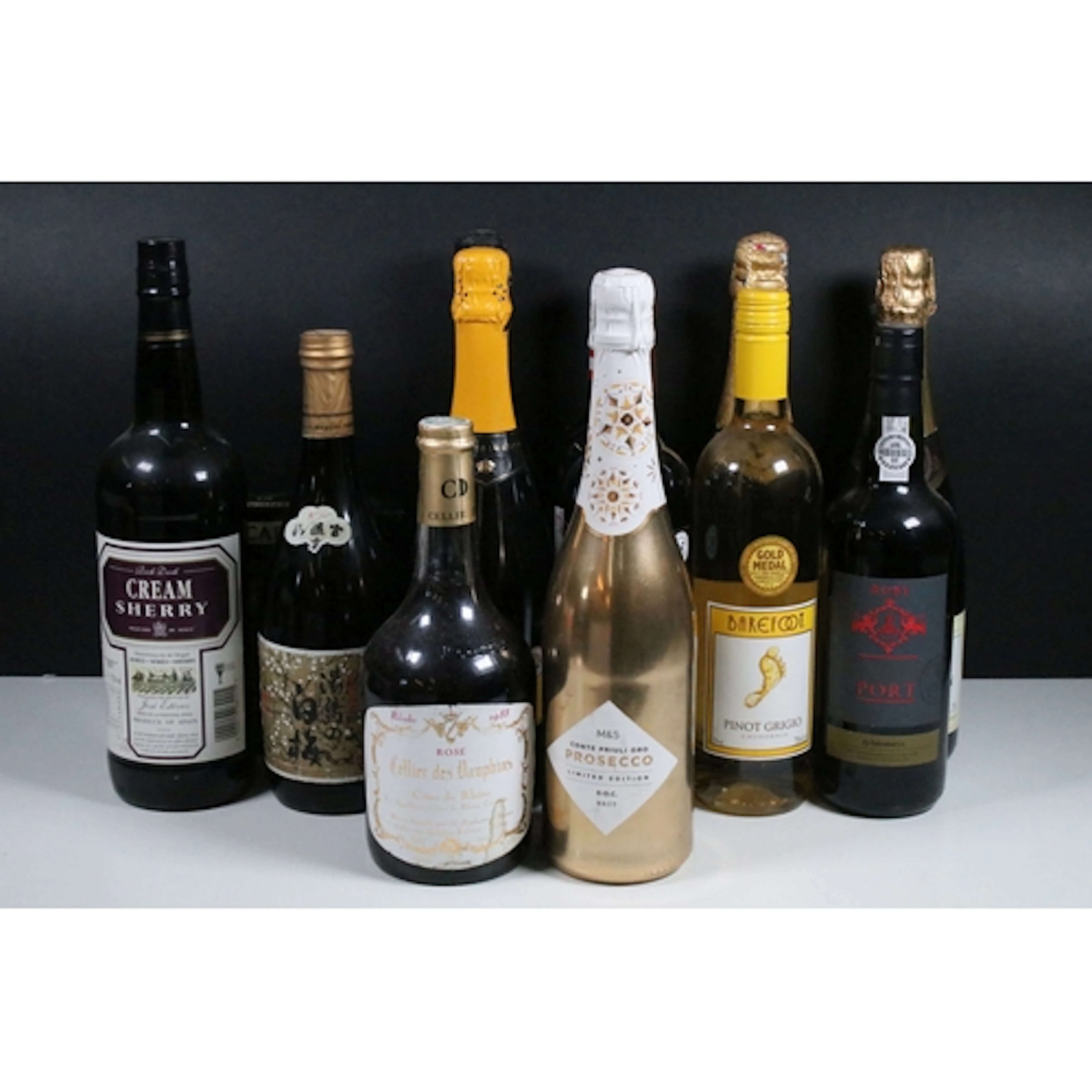 Collection of thirteen bottles of mixed alcohol, to comprise...