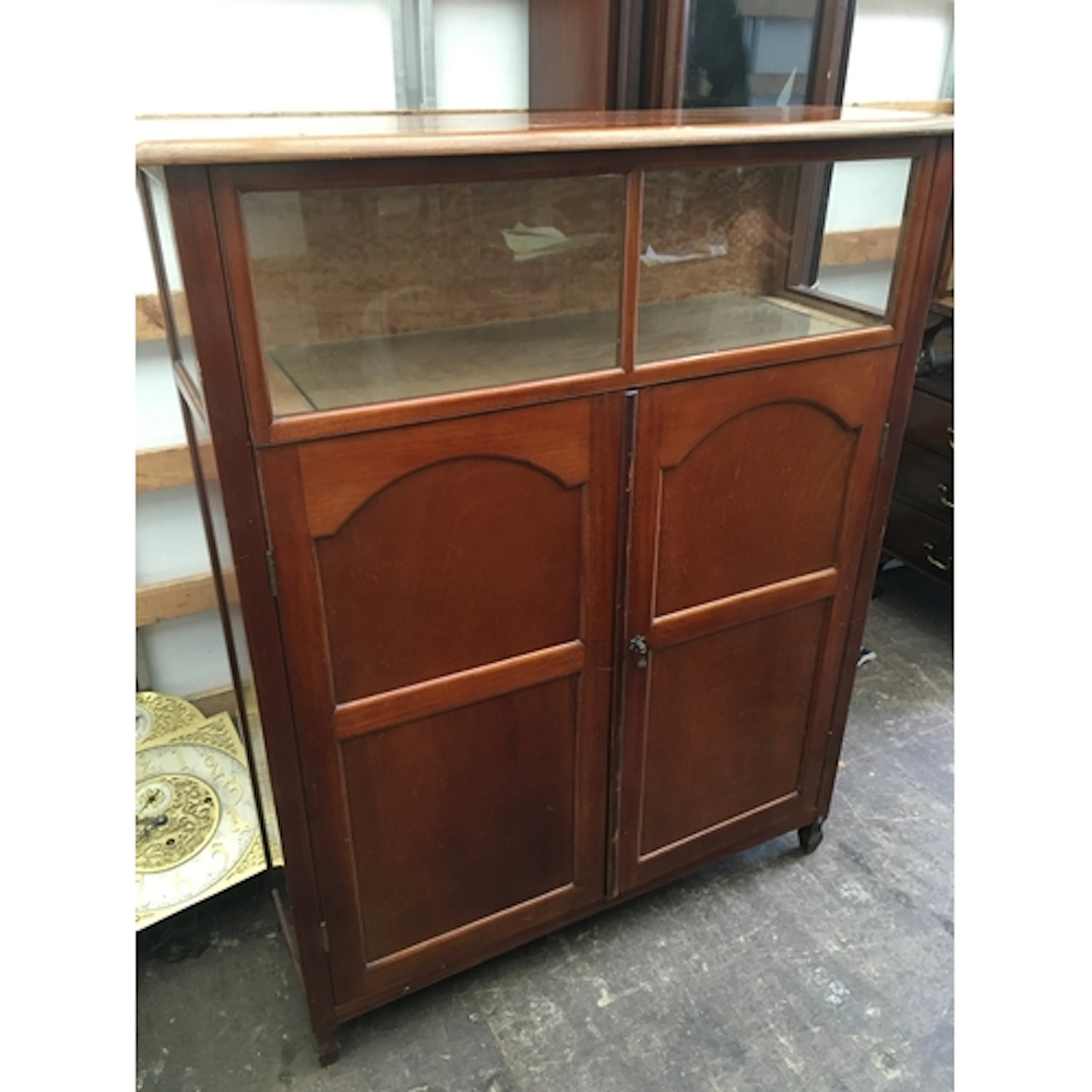 A mahogany cabinet 98cm wide, 123cm tall, 30cm long NO RESER...