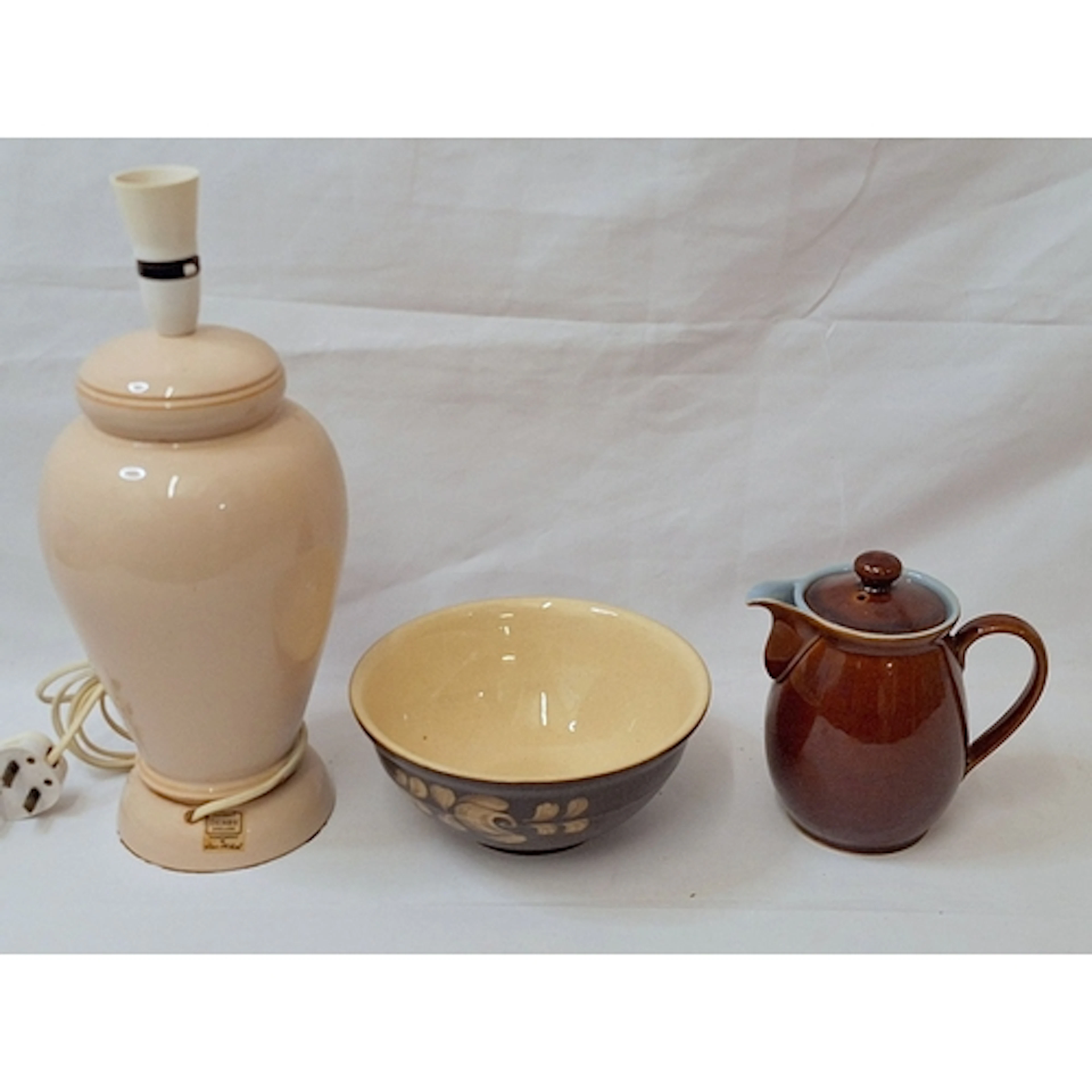 Vintage Denby incl. large beige ceramic lamp base, 2pint bow...