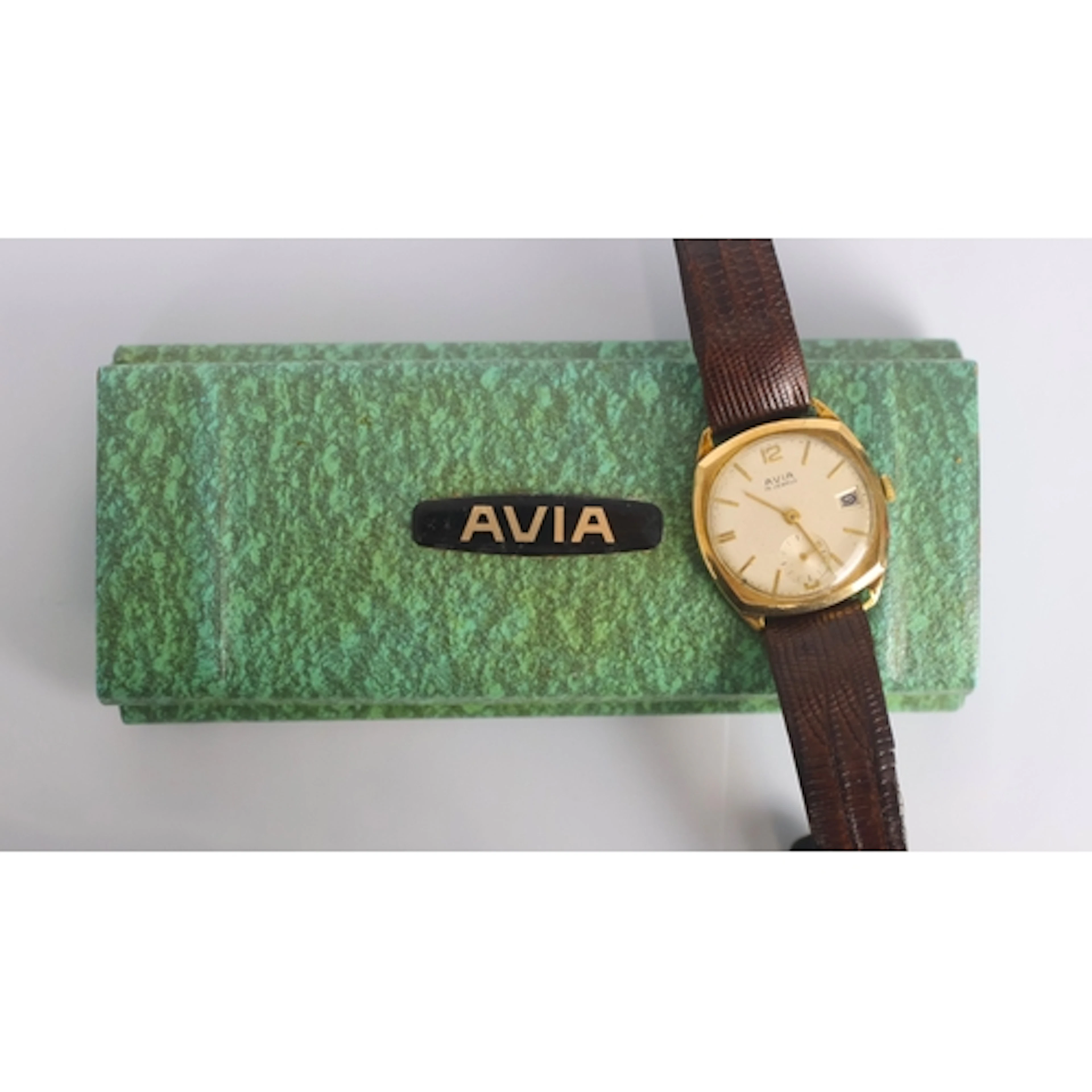 A mid 20th century 9ct gold cased Avia wristwatch, the circu...