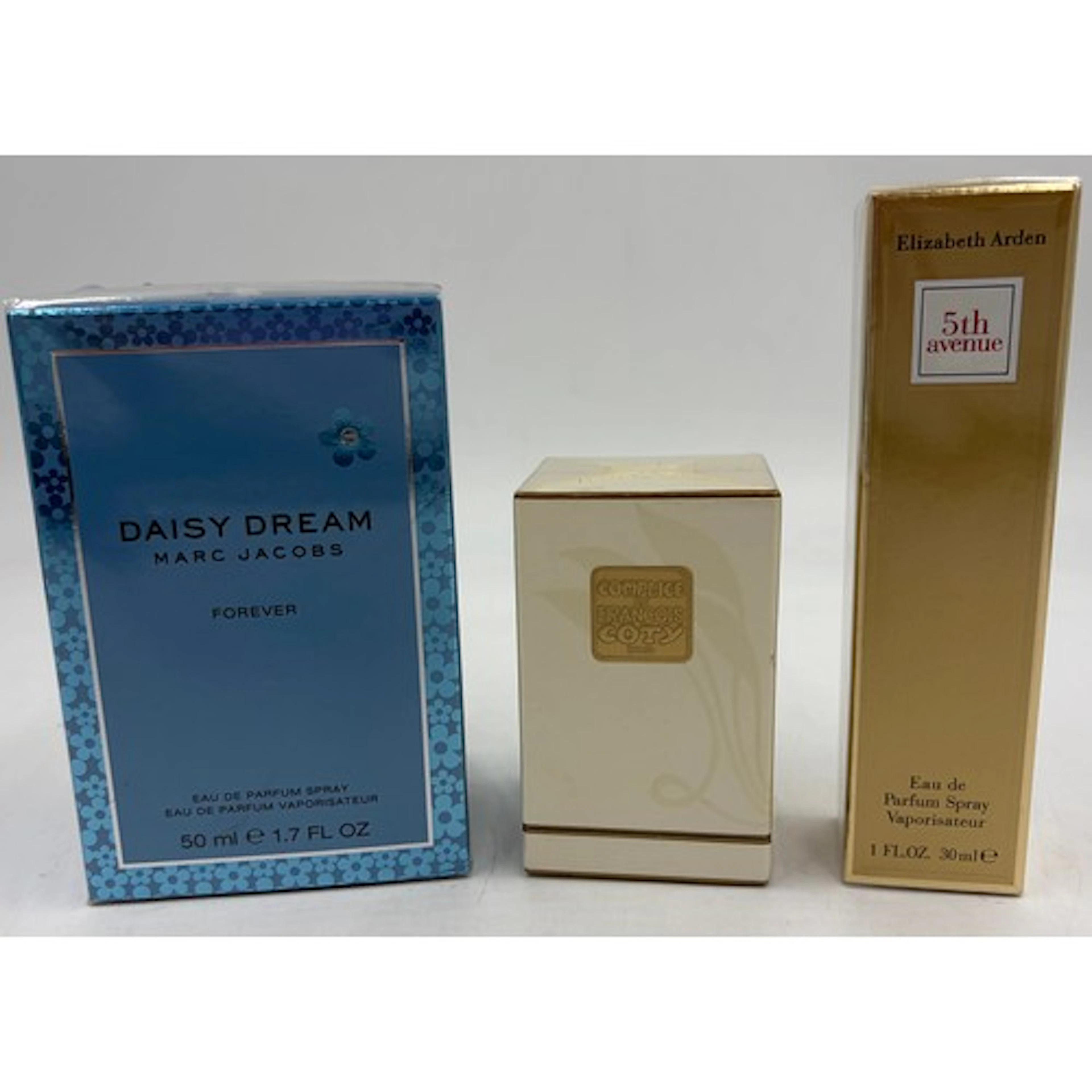 Selection of perfume to include Daisy Dream 'Forever' by Mar...