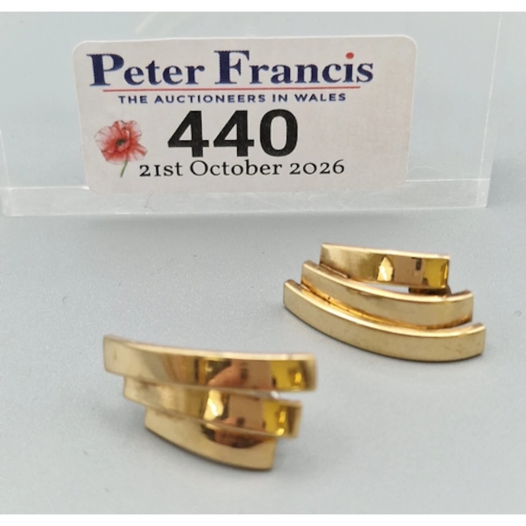 Pair of 9ct gold modernist design earrings. 2g approx. (B.P....