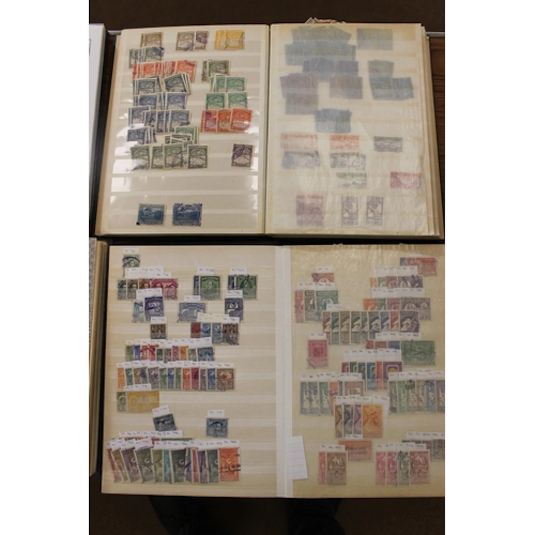 Venezuela. M/U, early to modern coln in 2 albums and 3 stock...