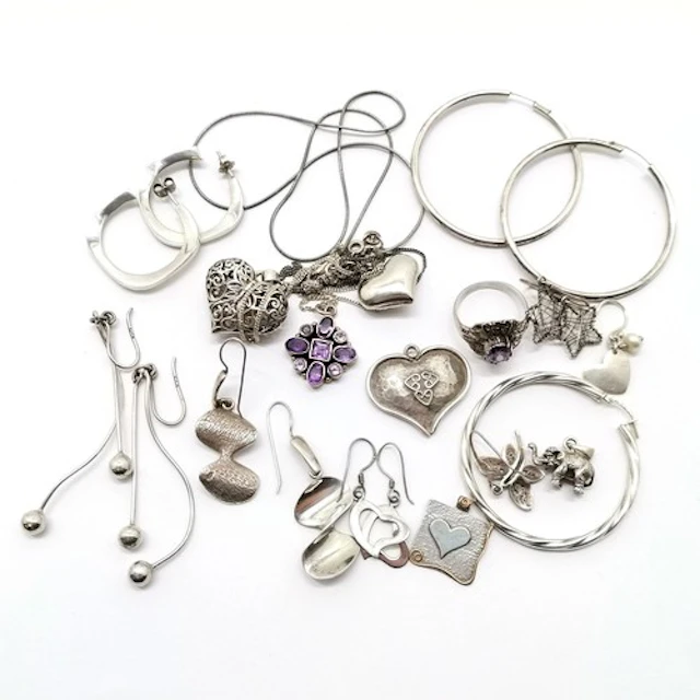 Qty of silver jewellery inc earrings (some odd), purple ston...