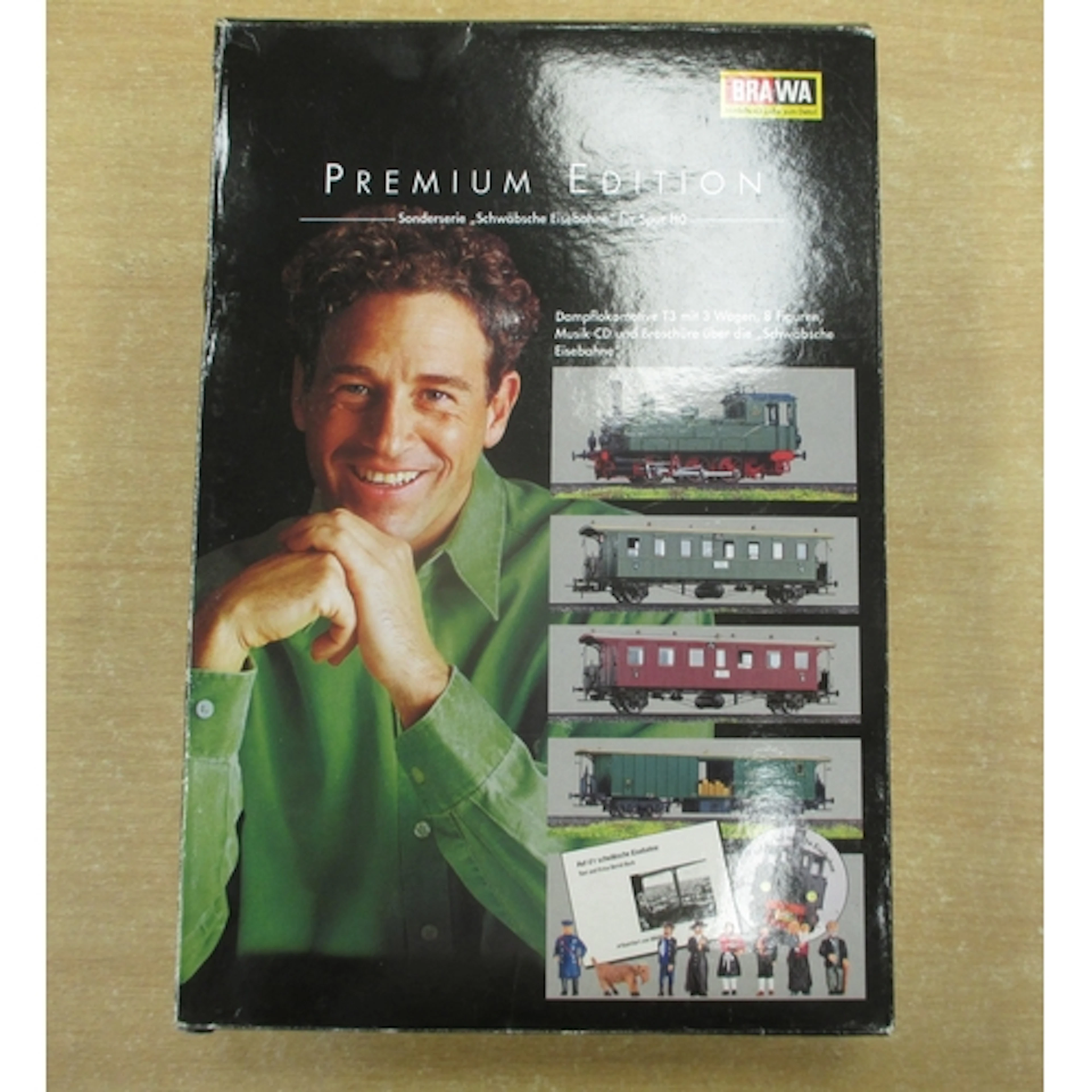 OO gauge mixed collection includes a very good - excellent, ...