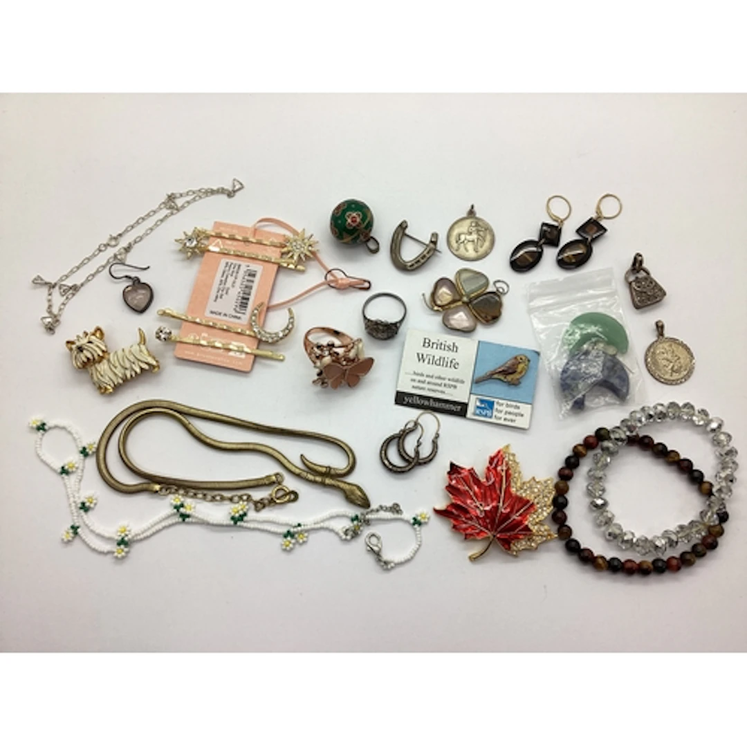 A Small Collection of Assorted Jewellery, including a circul...