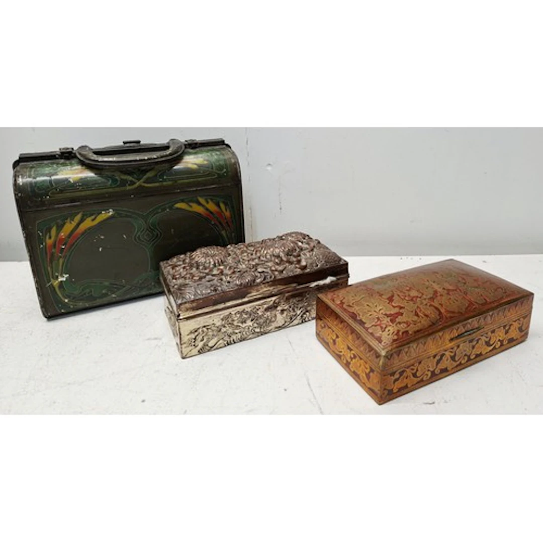 Three boxes comprising an Art Nouveau Huntley and Palmers bi...