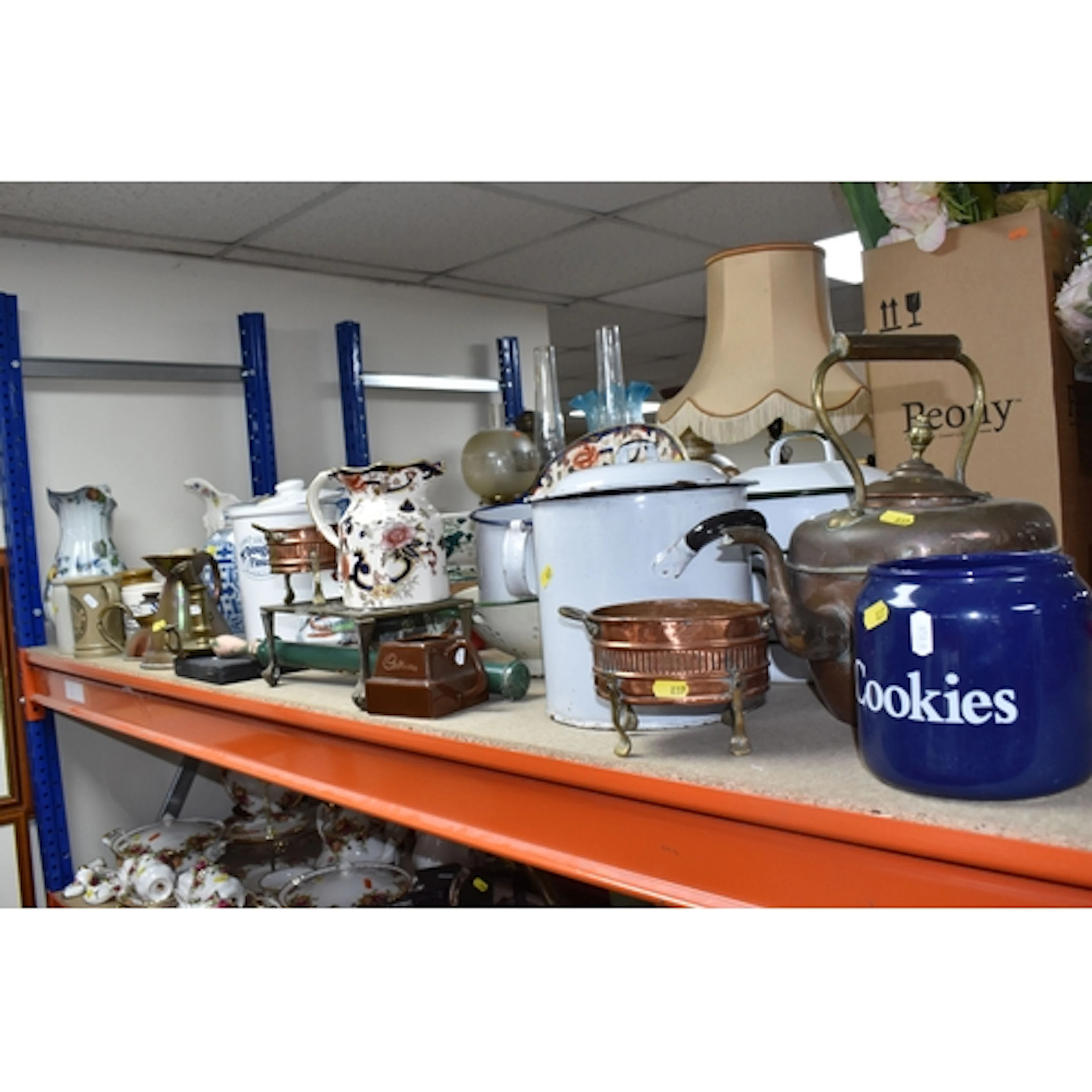 A COLLECTION OF ASSORTED MISCELLANEOUS ITEMS to include an e...