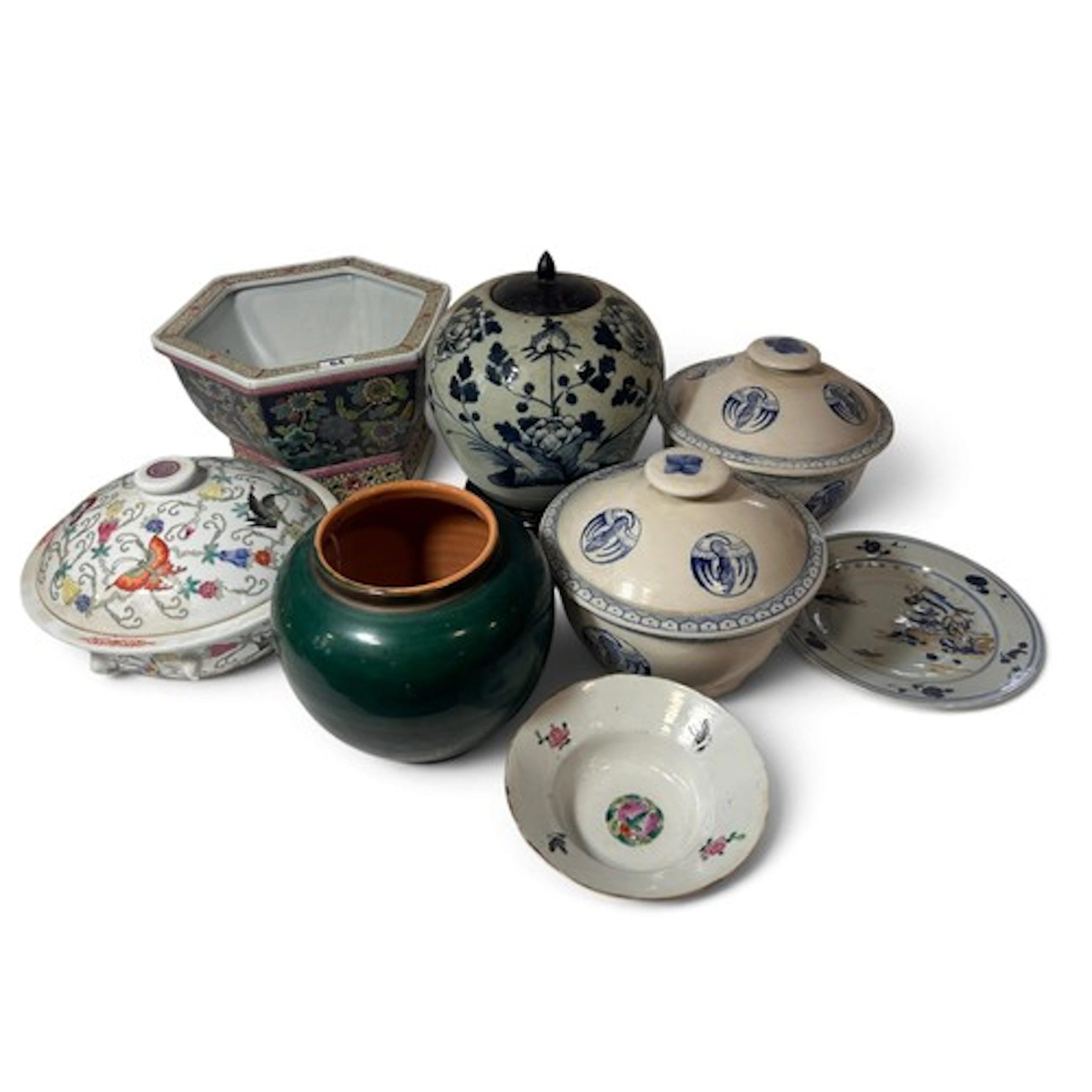 A collection of 18th century and later Chinese ceramics to i...