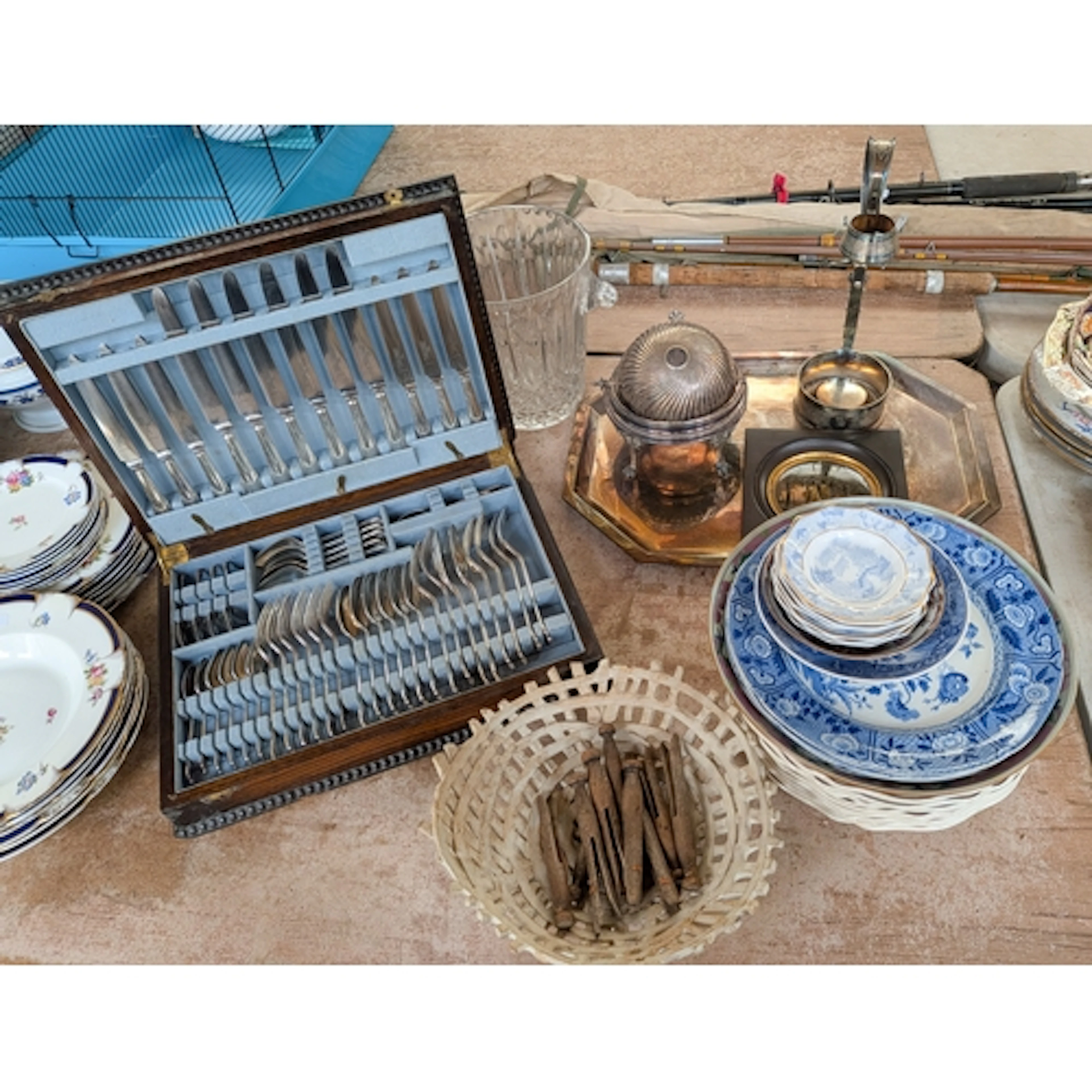 An oak canteen of Sheffield plated cutlery, plated items, bl...