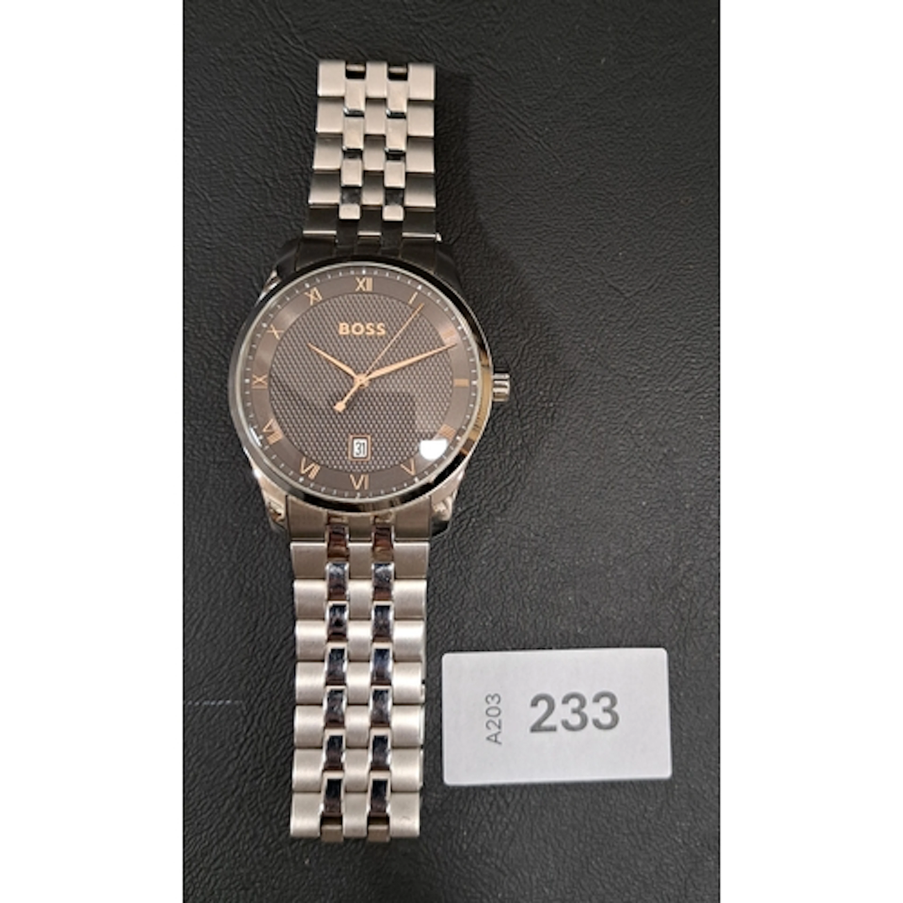 HUGO BOSS WRISTWATCH the textured dial with date aperture at...