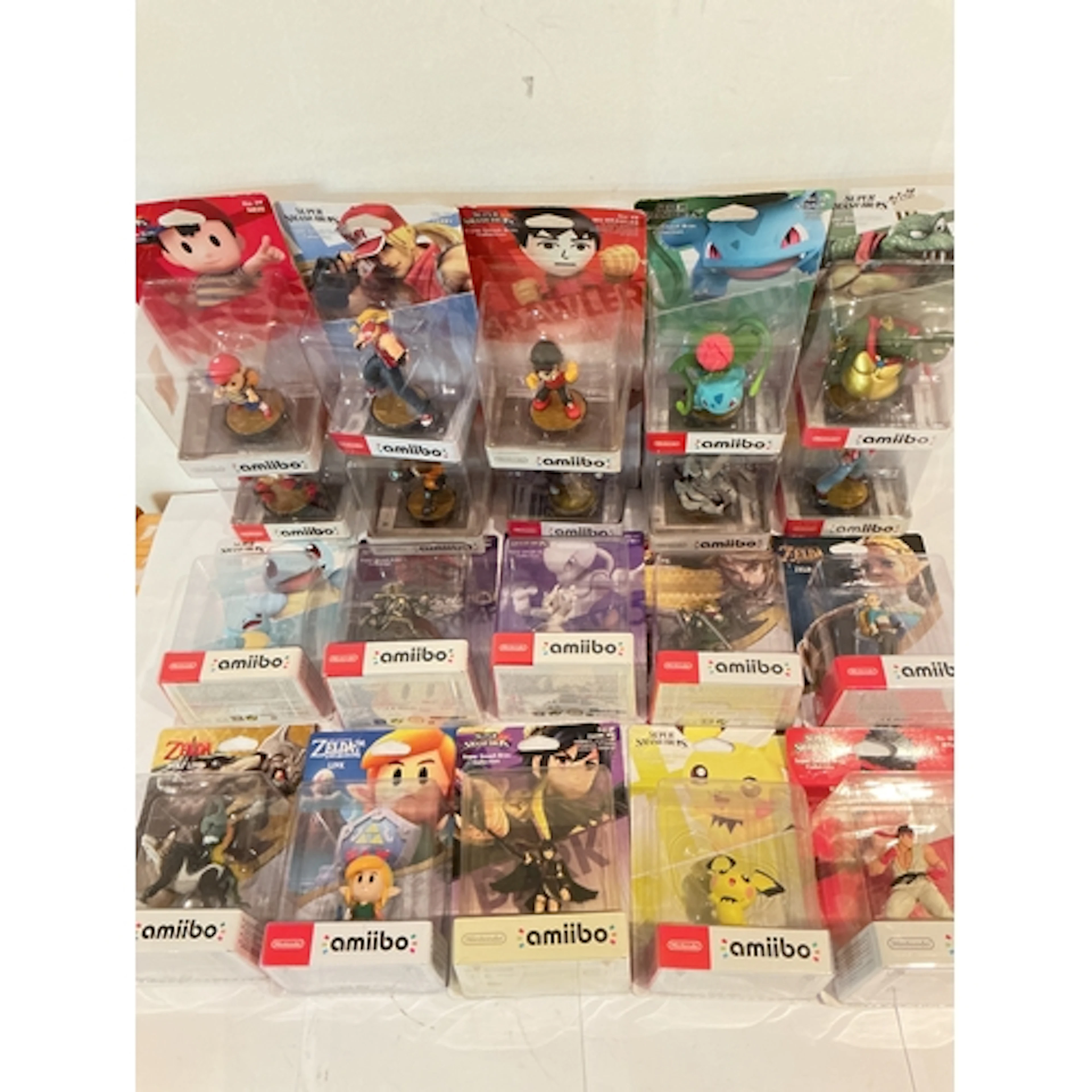 2 BoxesContaining A Large Collection Of Boxed Nintendo Amiib...