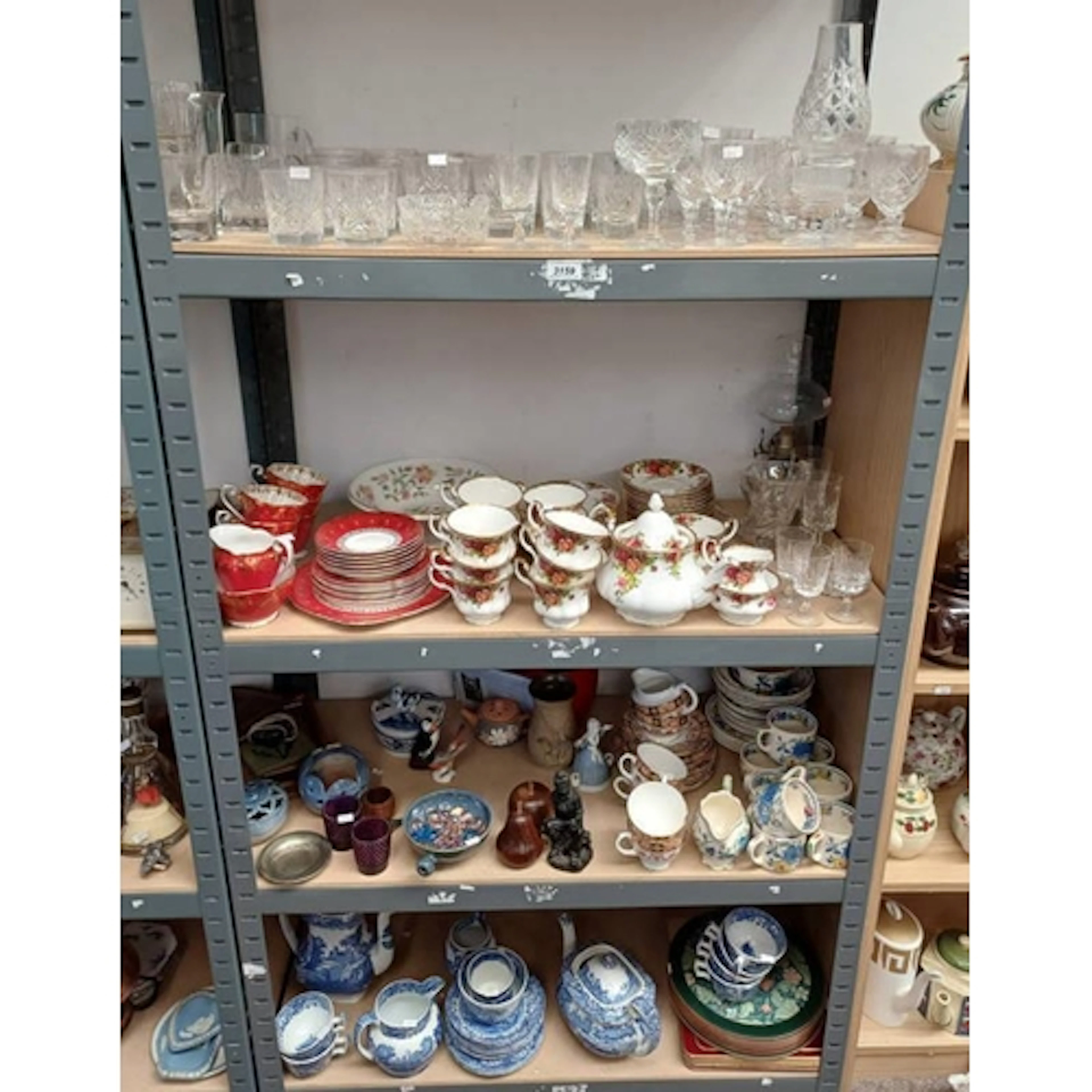 SELECTION OF VARIOUS ITEMS INCLUDING ROYAL ALBERT TEASET WIT...