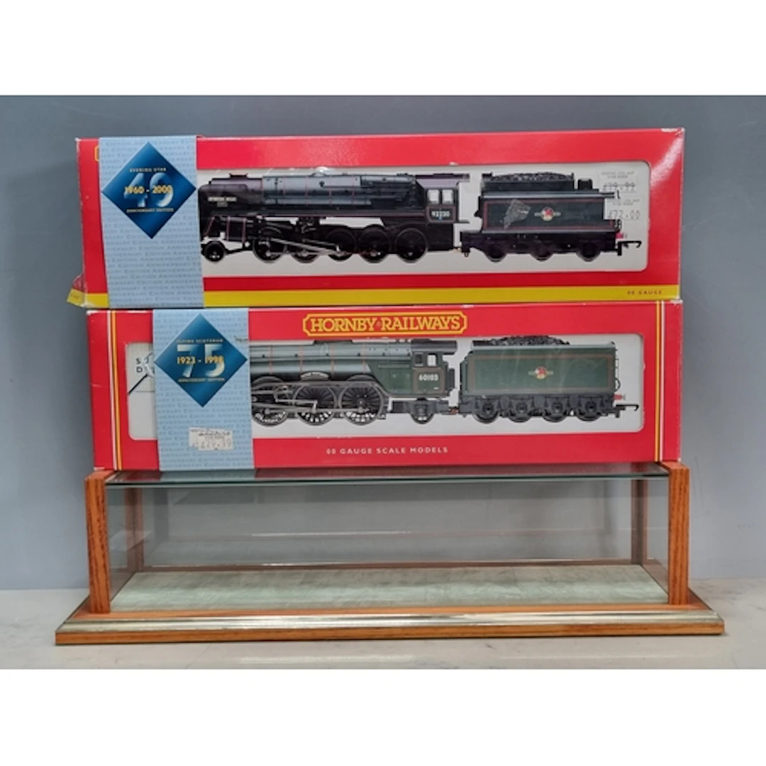 A boxed Hornby Super Detail 00 gauge R2054 LNER green 4-6-2 ...
