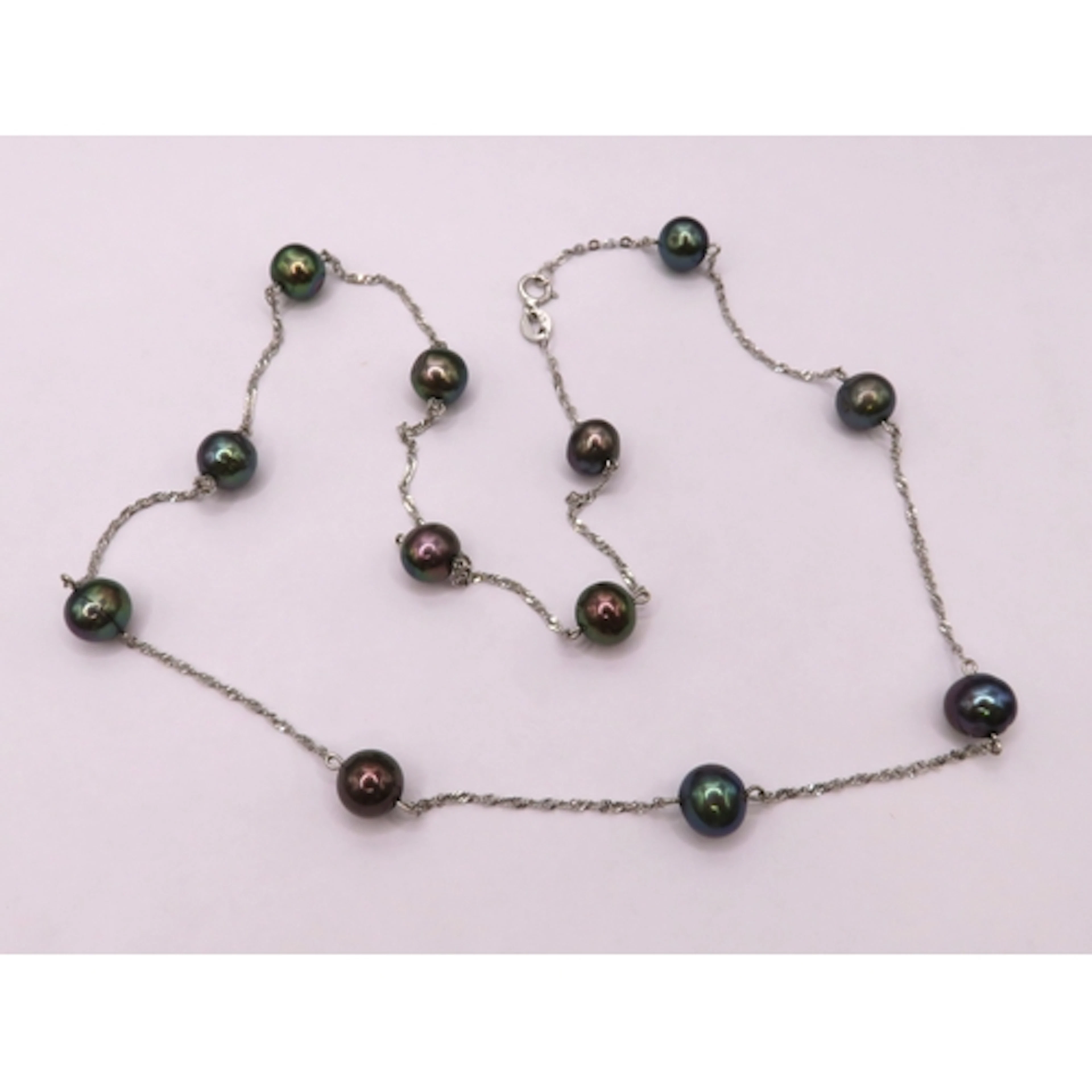 18ct White gold and cultured black pearl necklace