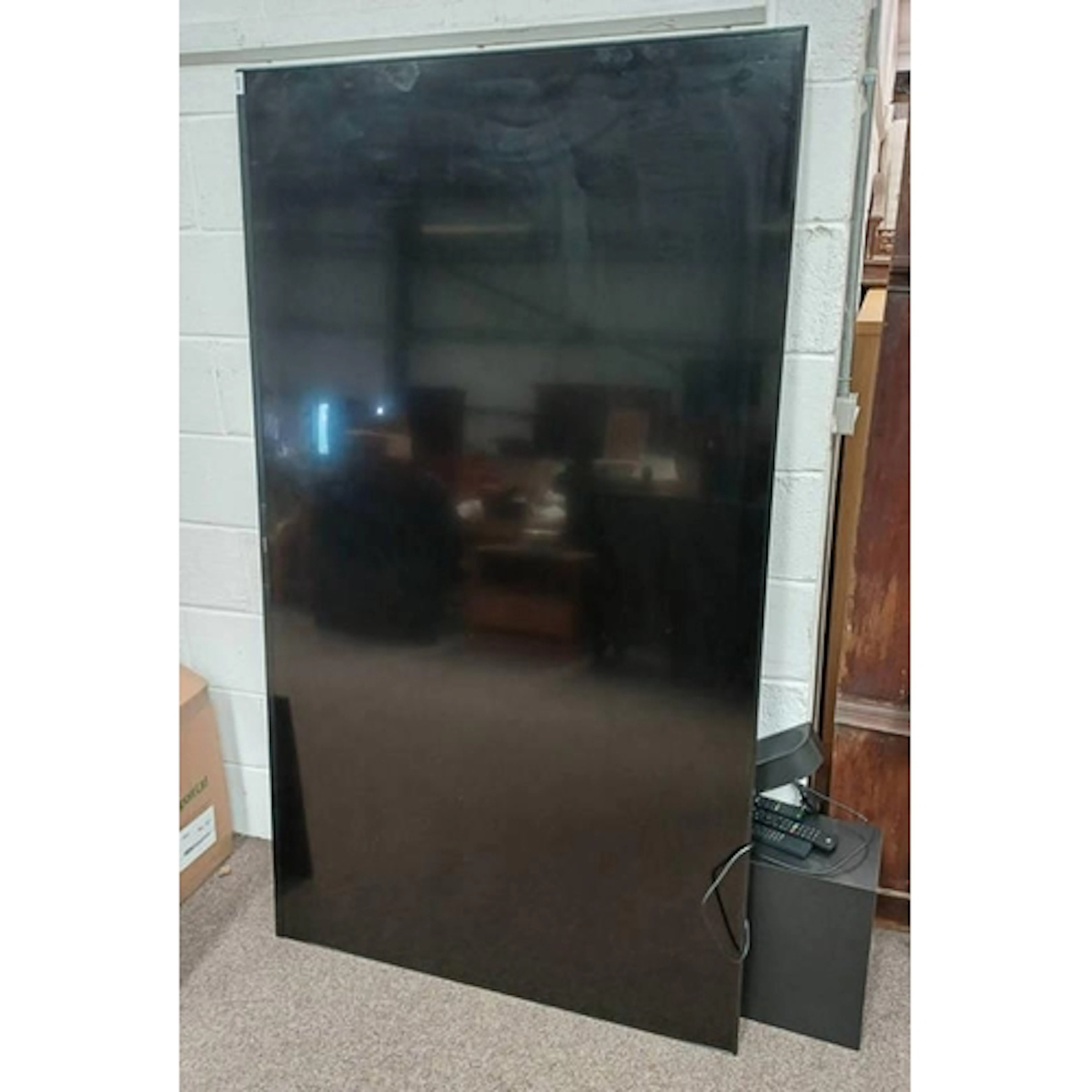 SONY 85'' TELEVISION MODEL NO K - 8553 WITH SOUND BAR & SUBW...