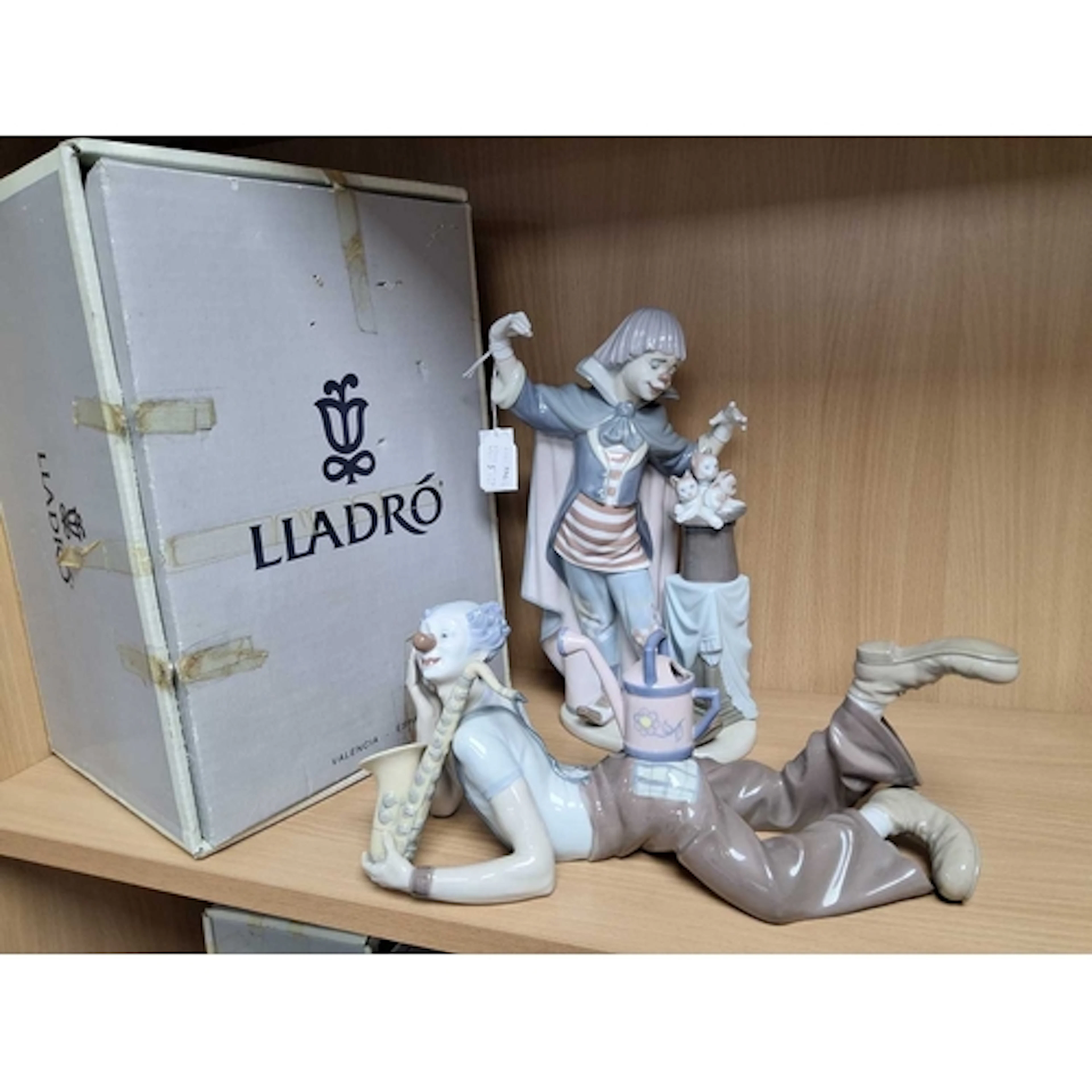 TWO LLADRO CLOWN FIGURES, comprising boxed Circus Magic mode...