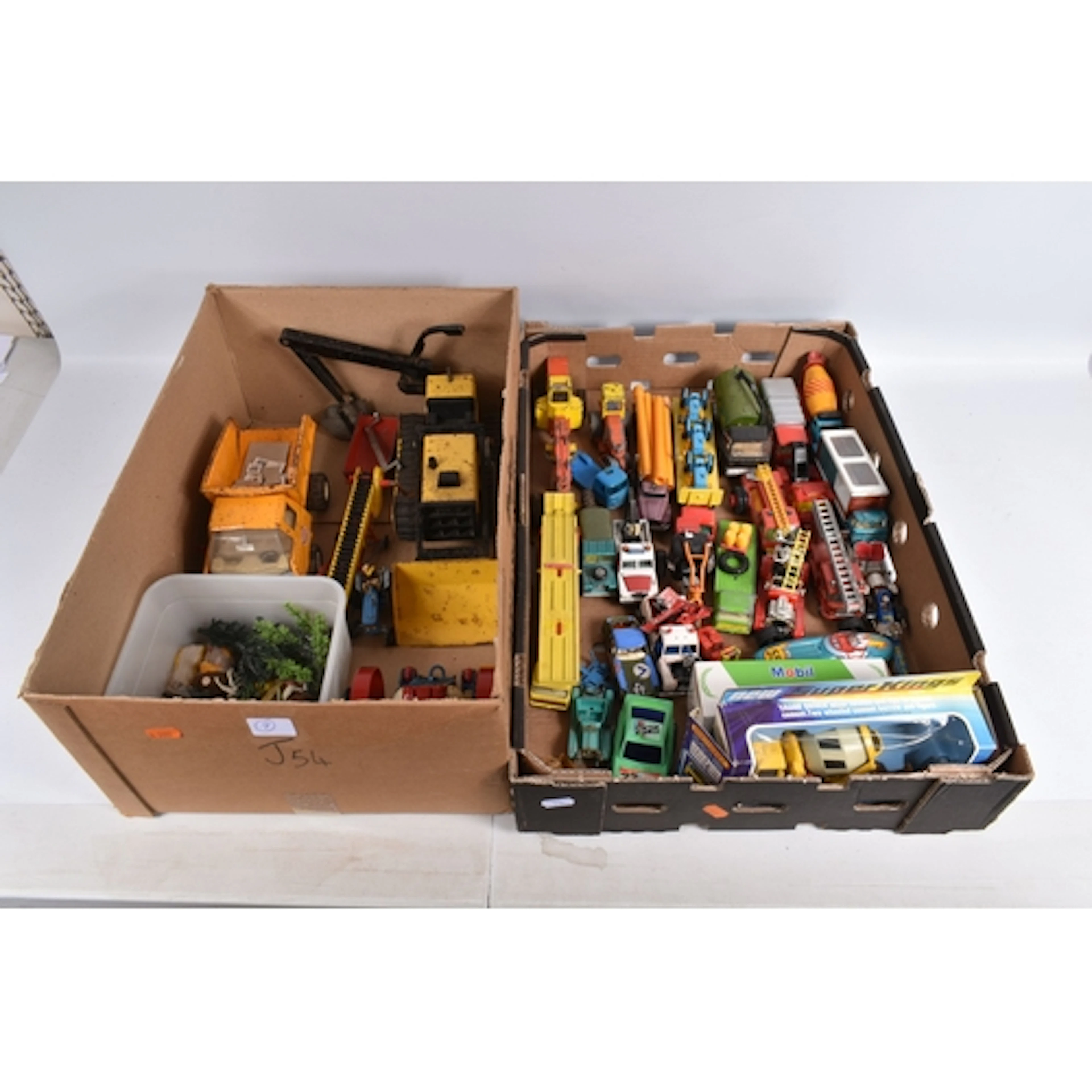 A QUANTITY OF ASSORTED DIECAST VEHICLES, to include boxed Ma...