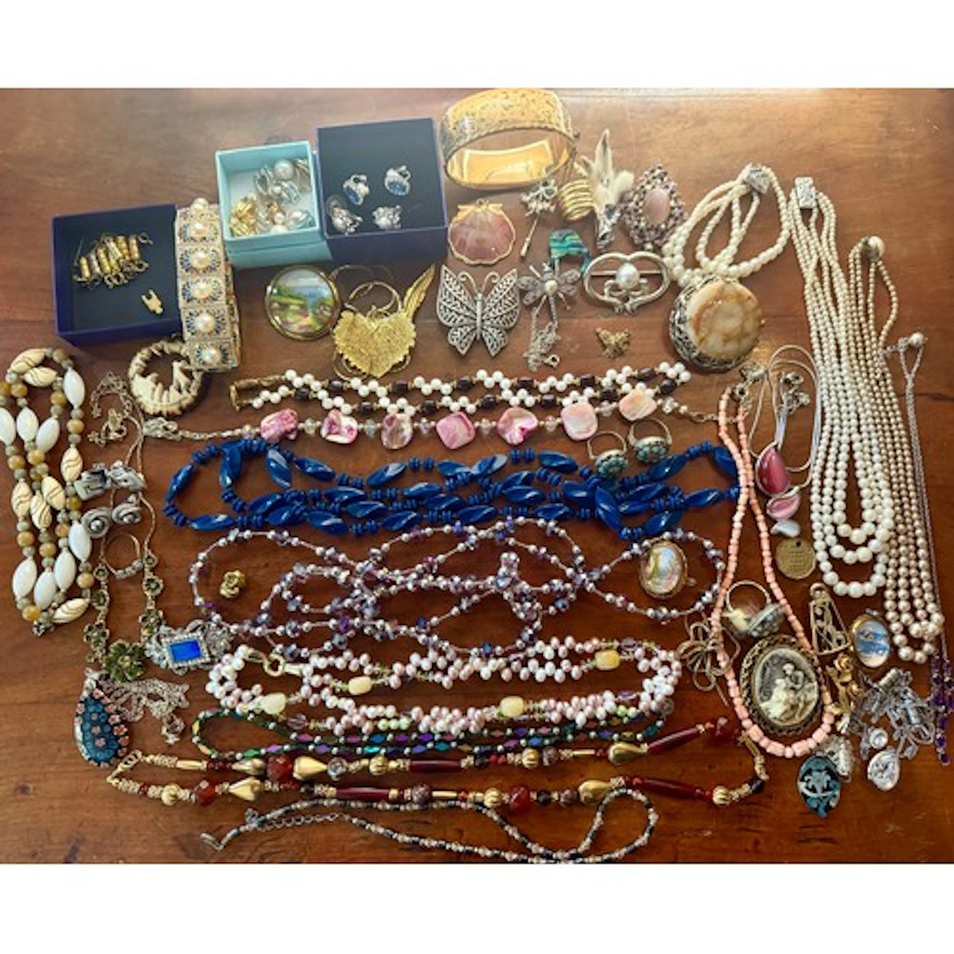 A large quantity of 20th century costume jewellery to includ...