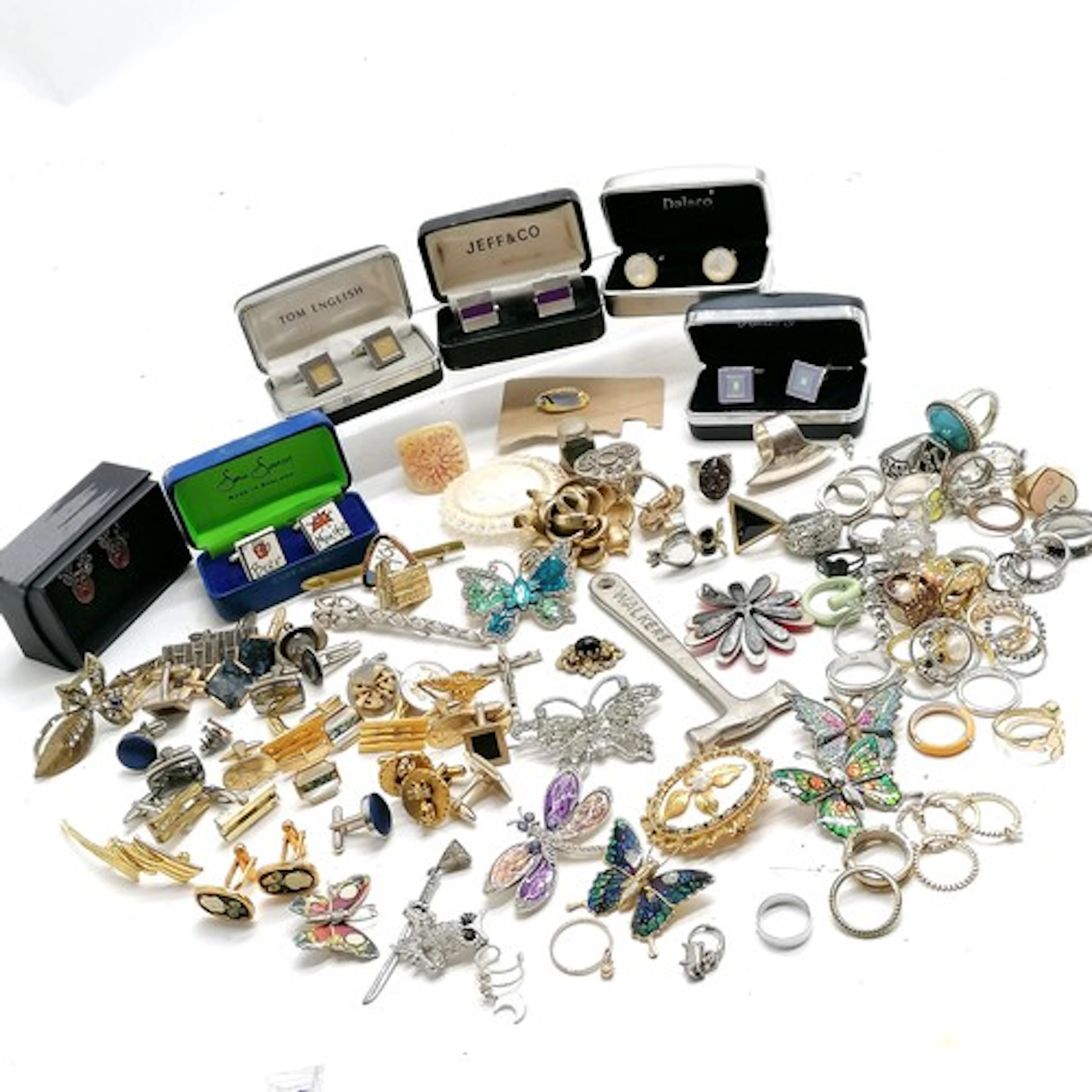 Qty of cufflinks, tie slides, fashion costume rings etc - SO...