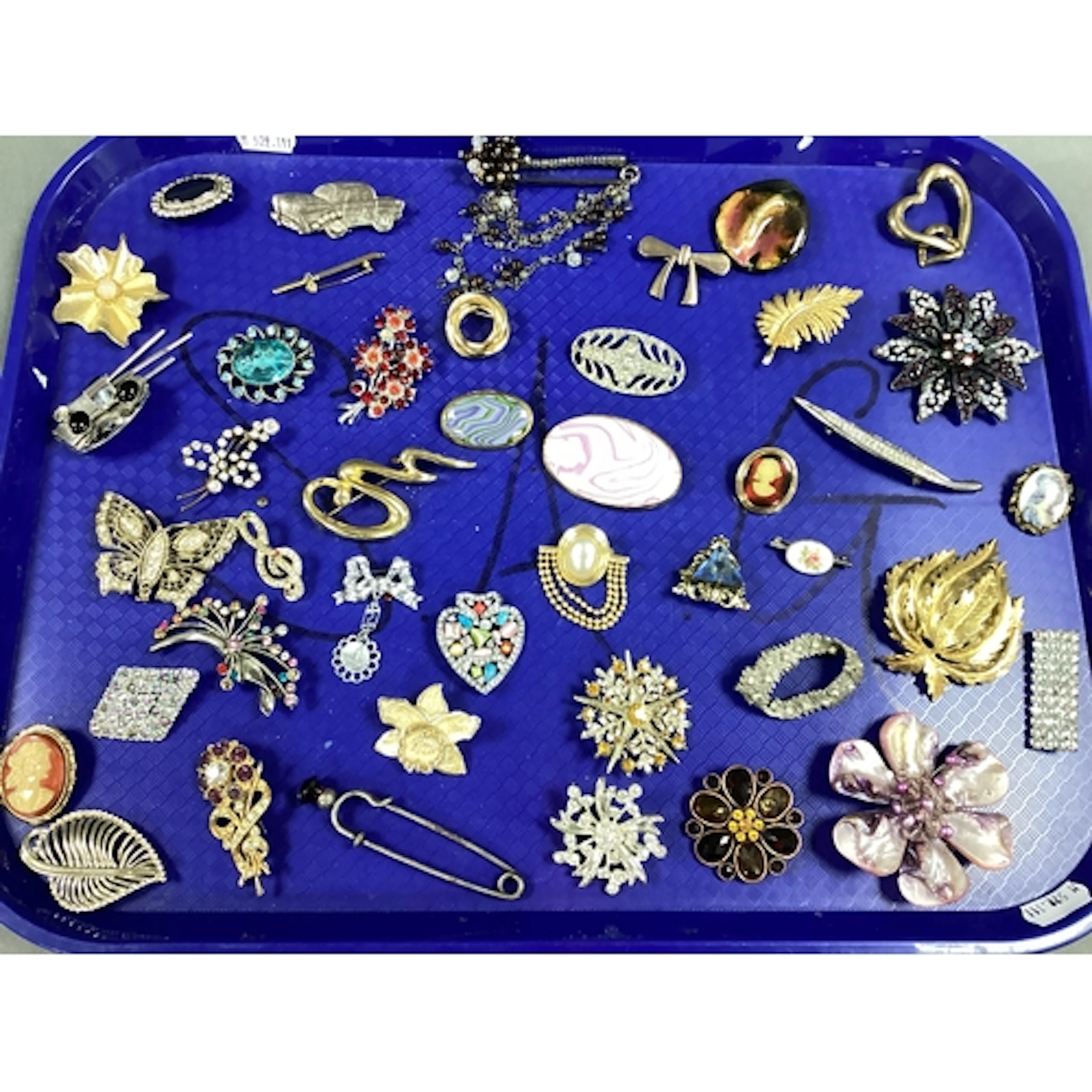 A Collection of Assorted Brooches, including diamanté, shell...