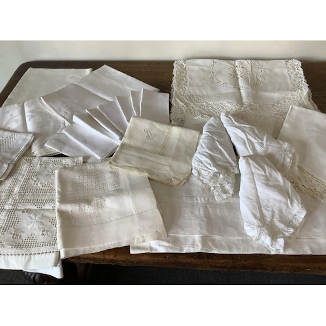 A set of eight picnic napkins Drew &Sons, damask cloths, an ...