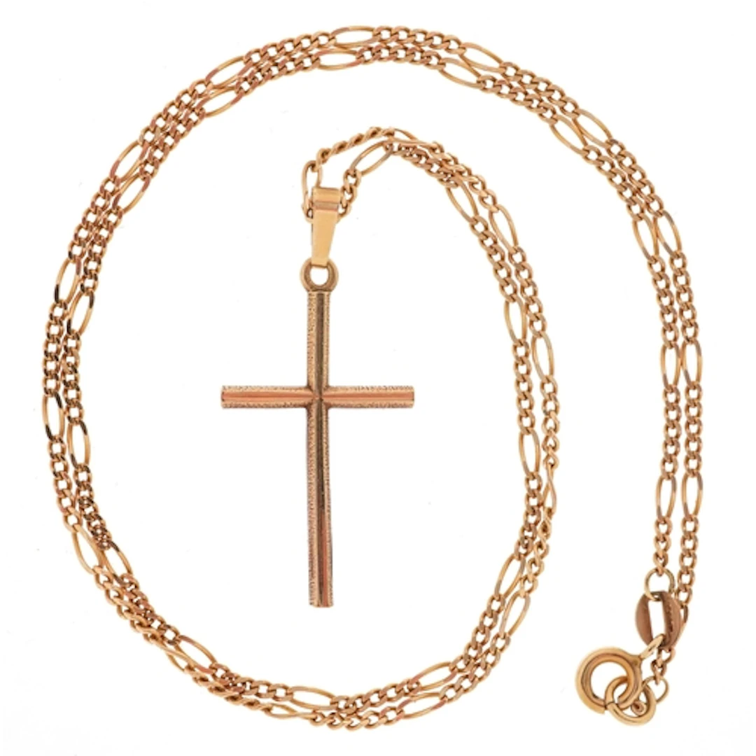 9ct gold cross pendant on a 9ct gold Figaro link necklace, 4...