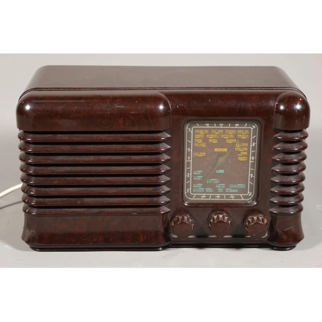 Vintage bakelite table top radio receiver with Trovox Monobo...