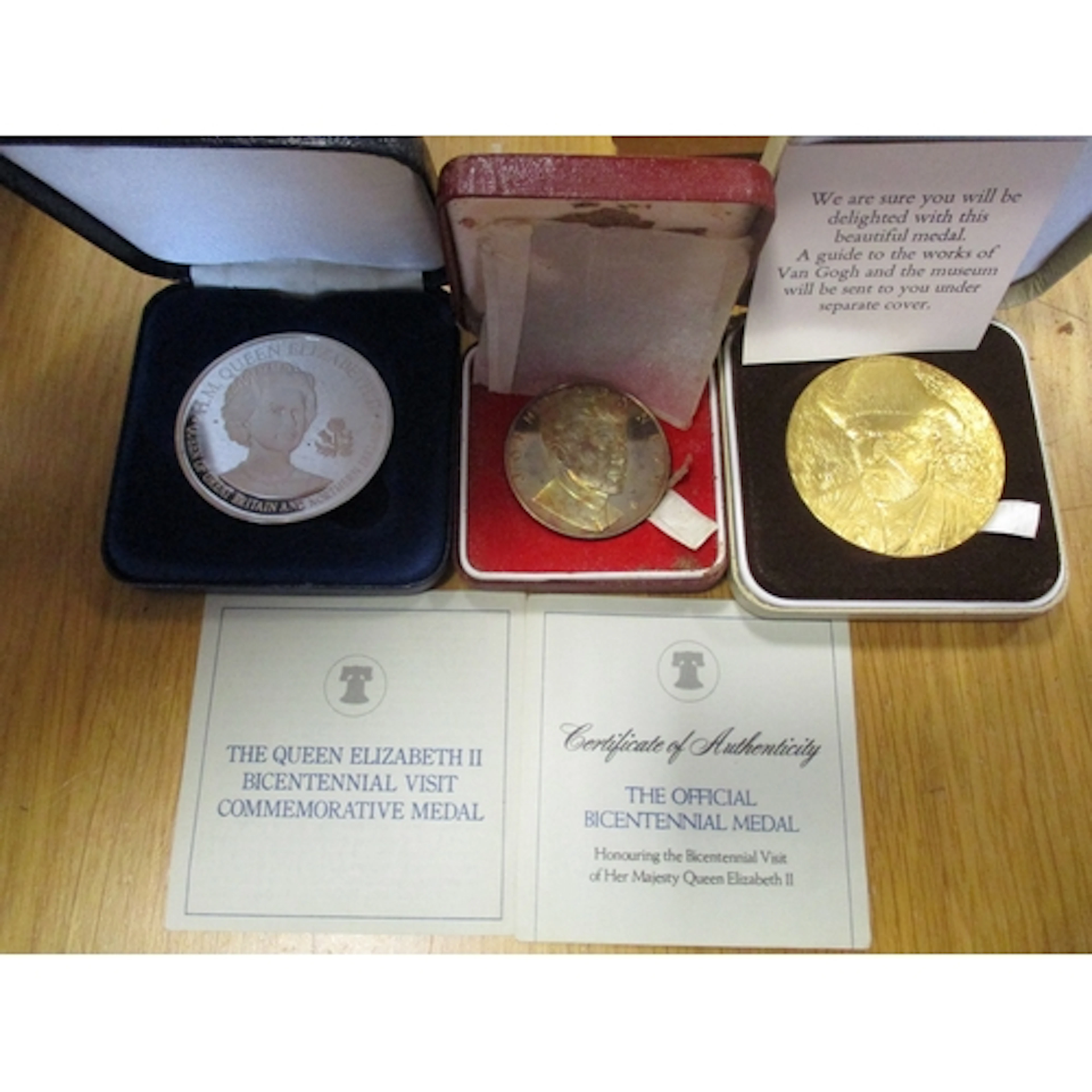 Commemorative medals with silver proof 1976 Bicentennial, US...