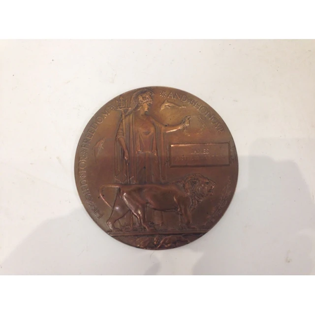 A WWI death plaque for James Arthur Green.