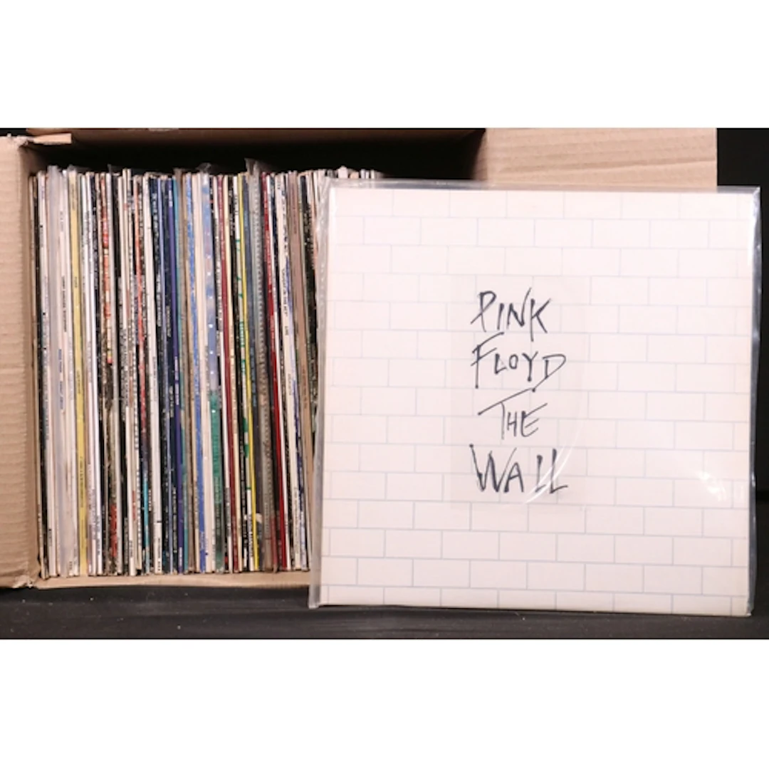 Vinyl - Over 70 Rock & Pop LPs to include Pink Floyd (The Wa...