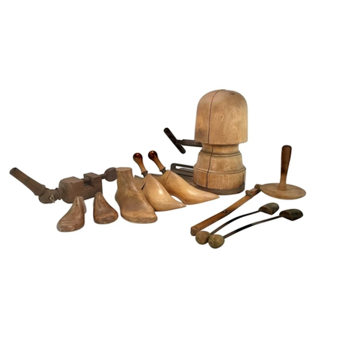 Milliners' & Cobblers - an early 20th century wooden hat...