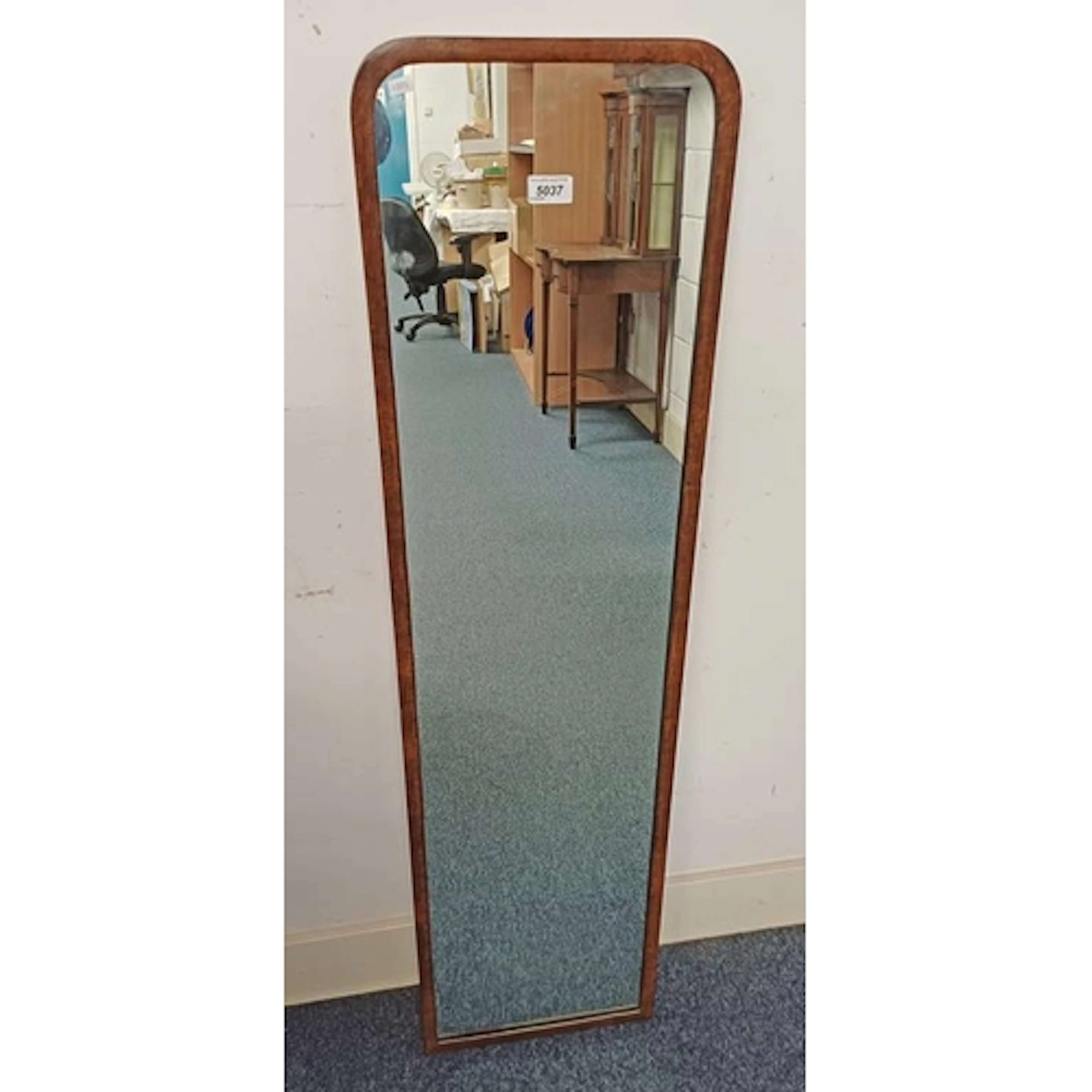 EARLY 20TH CENTURY OAK FRAMED MIRROR, GLASS 121 X 29 CM