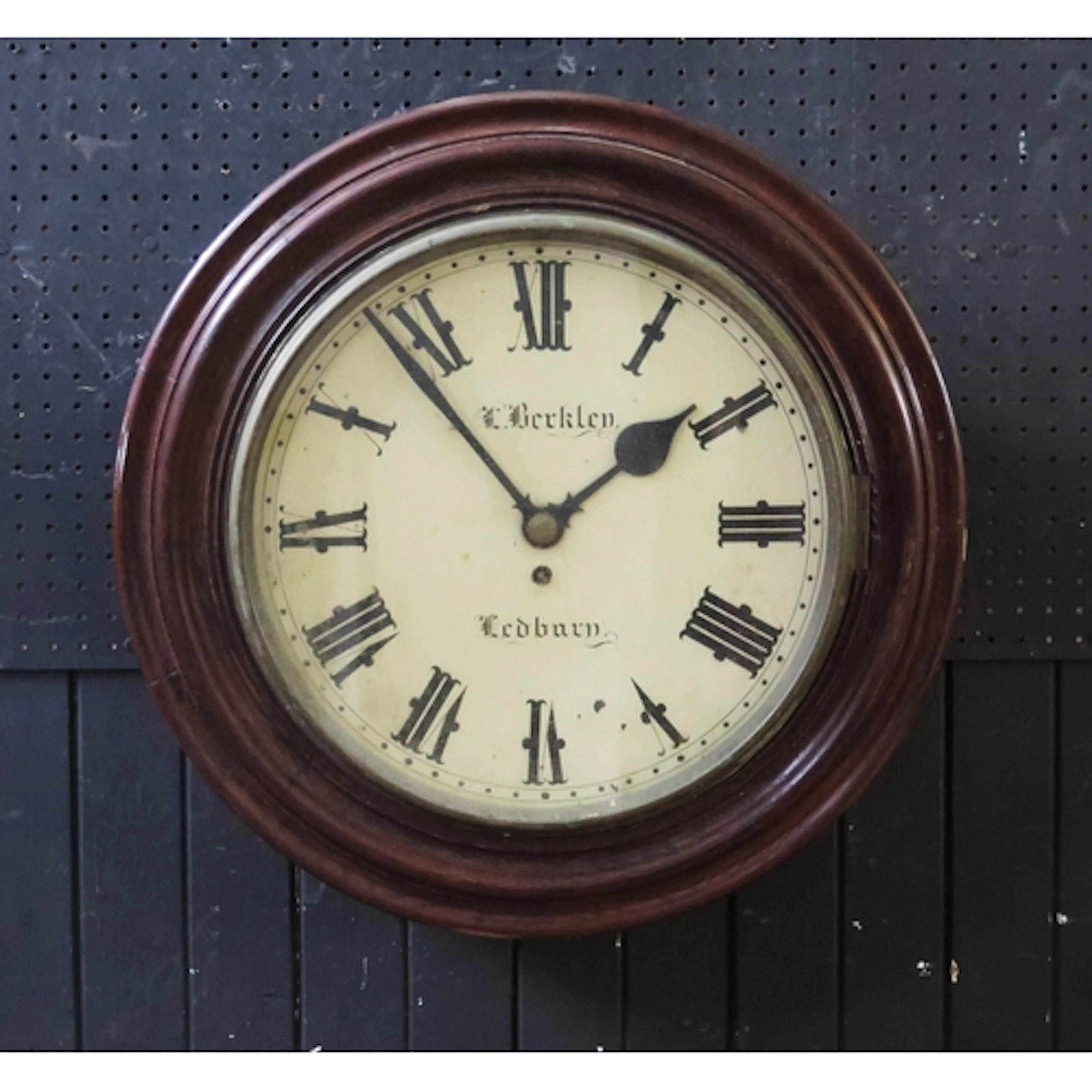 An early 20th century shop timepiece, with 36cm Roman dial, ...
