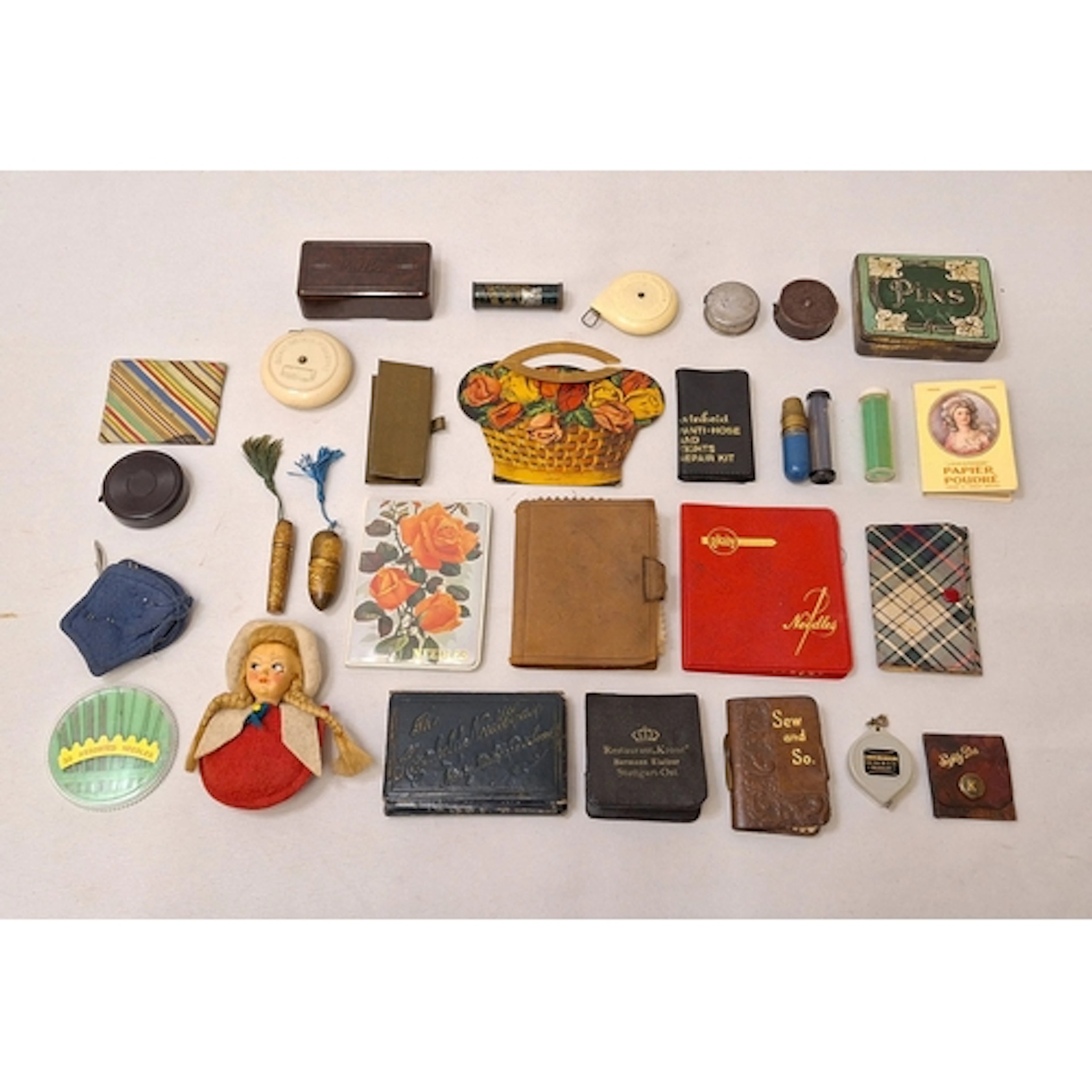 Vintage & Antique Sewing Related Items incl. 2 gold tone nee...